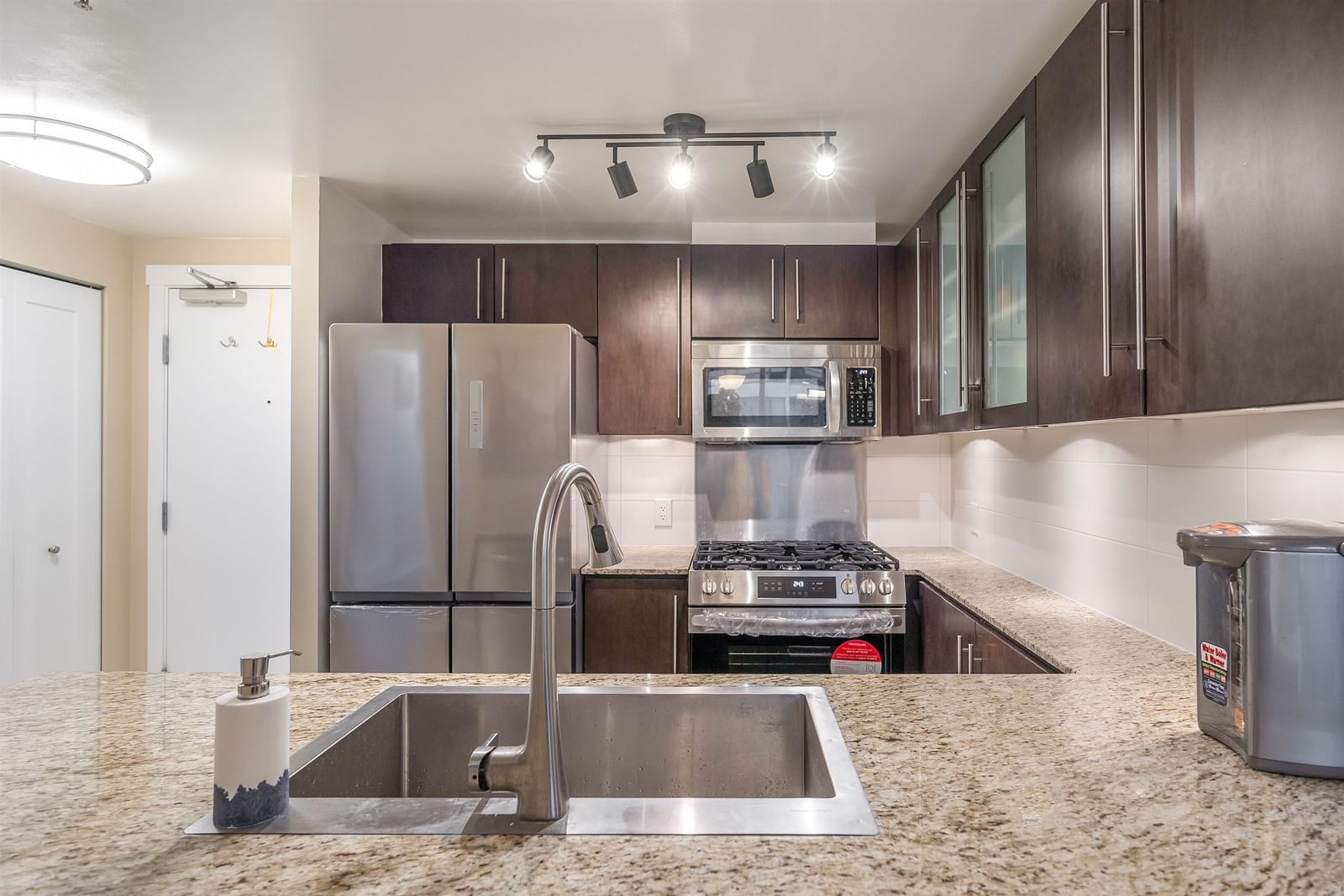 Listing Image 15