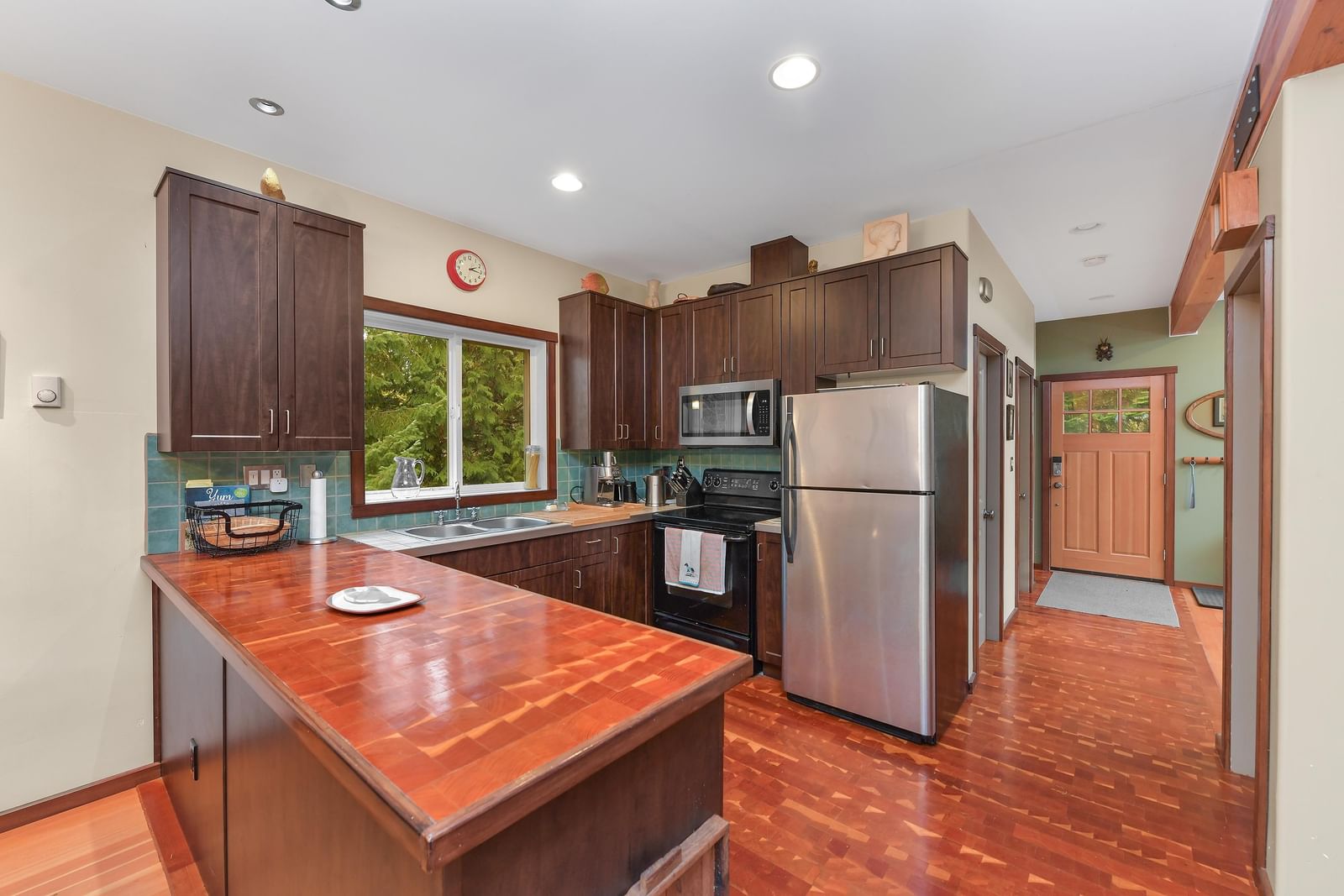 Listing Image 11