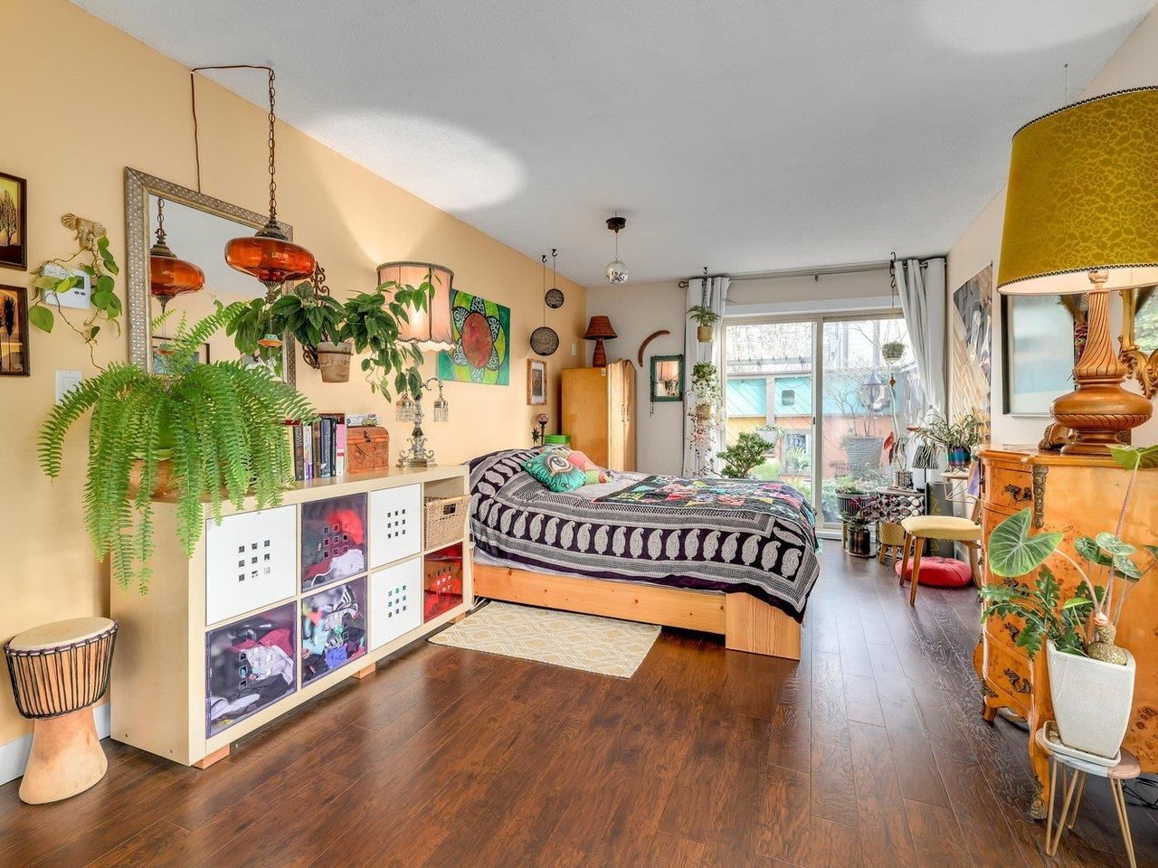 Listing Image 11