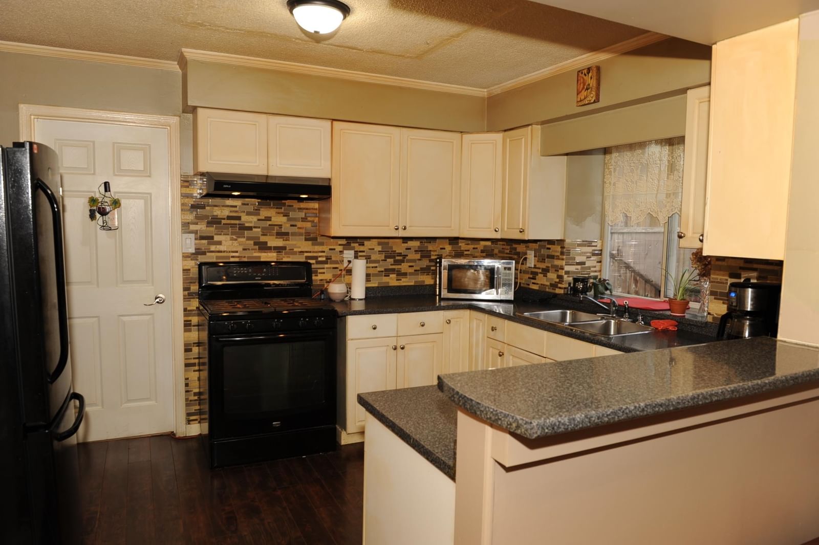Listing Image 9