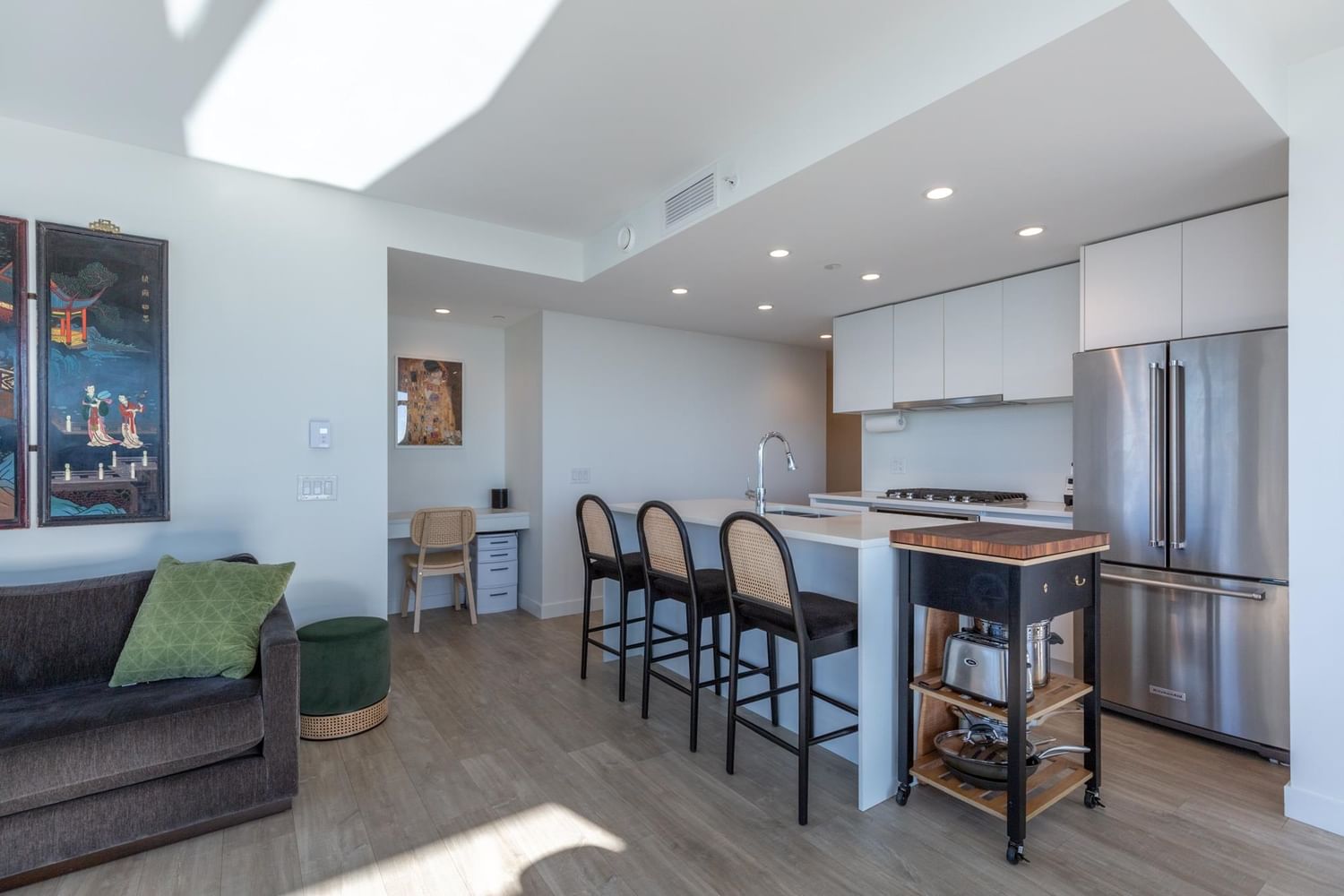 Listing Image 9