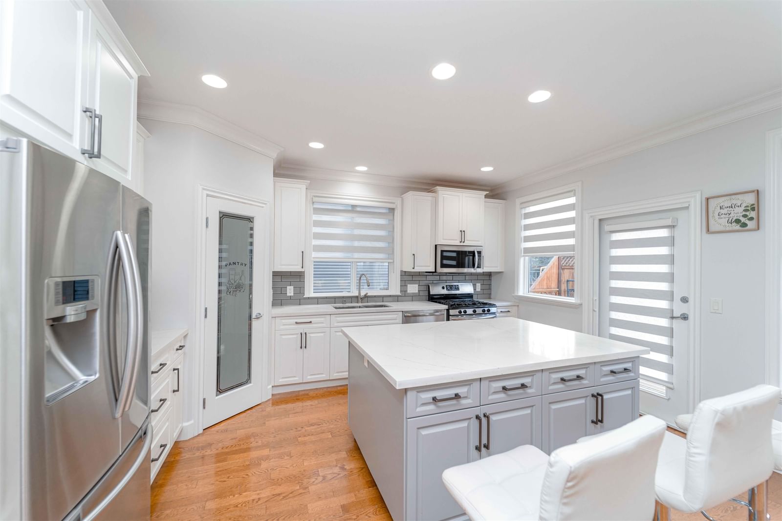 Listing Image 9