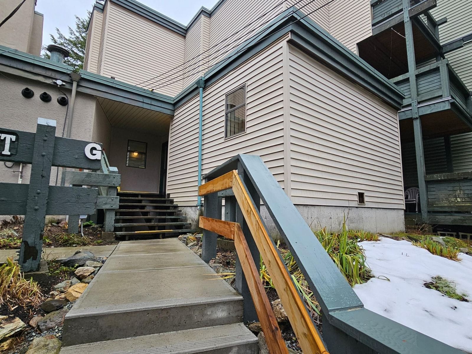 Listing Image 17