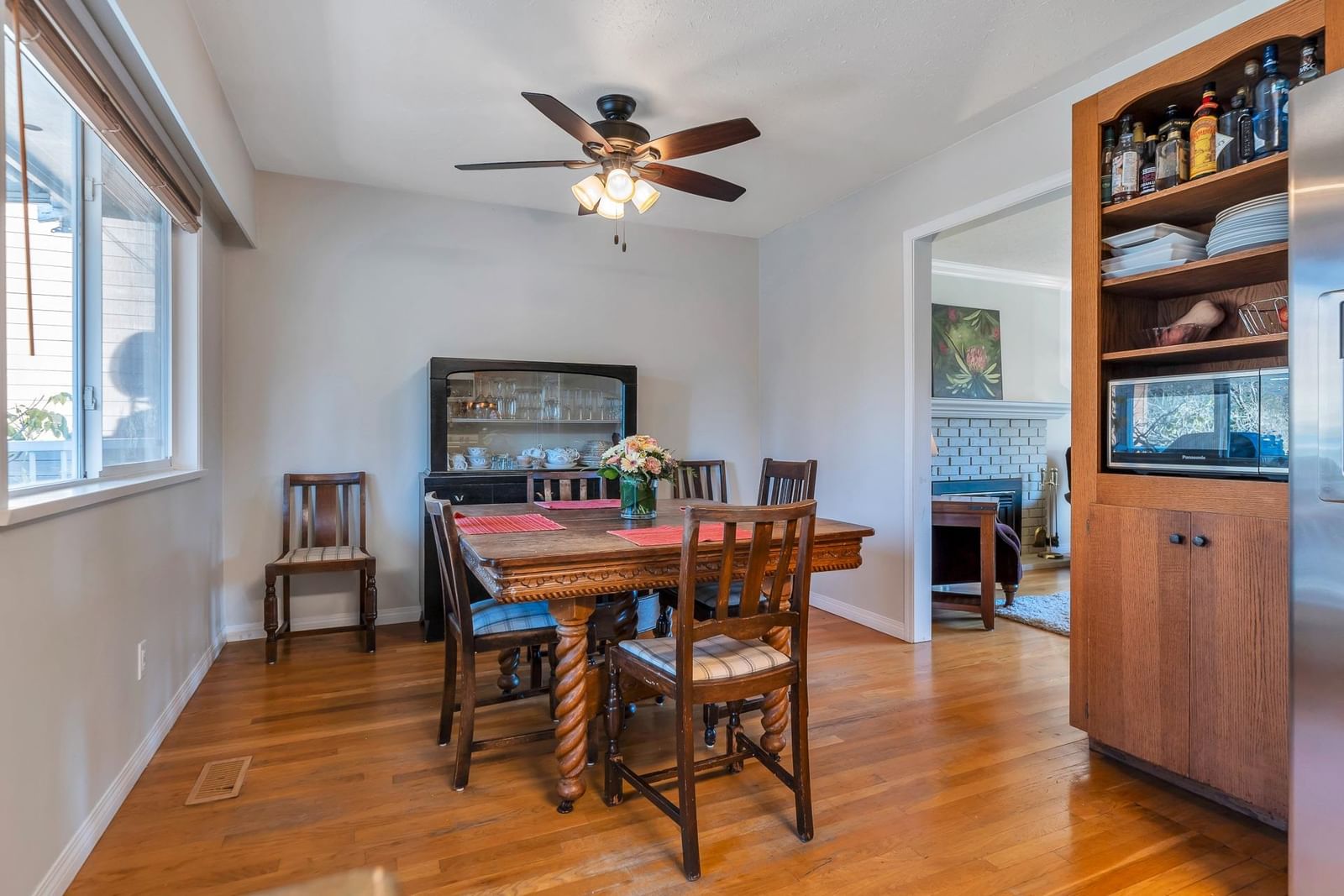 Listing Image 10