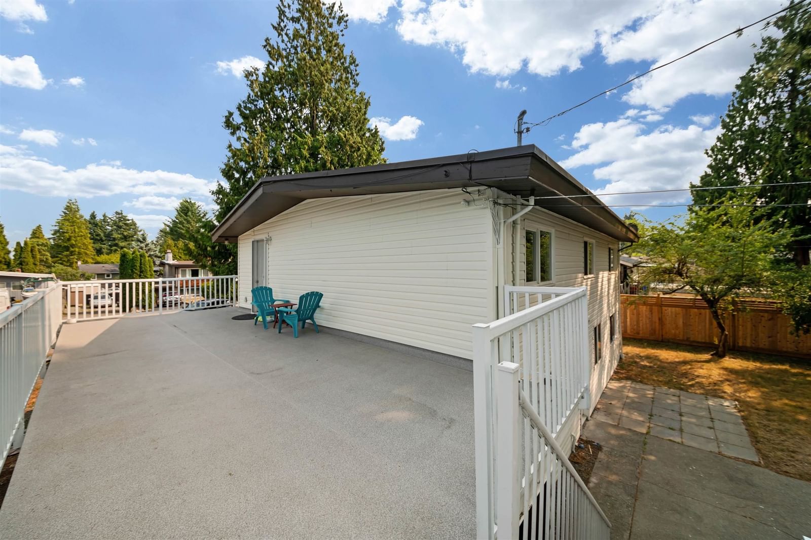 Listing Image 12