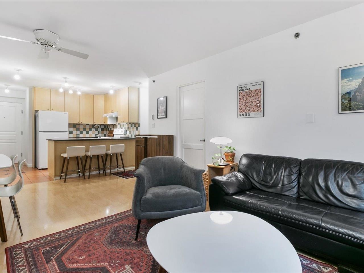 Listing Image 11