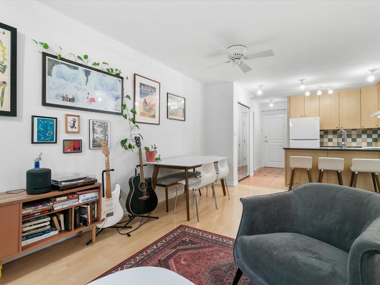 Listing Image 12