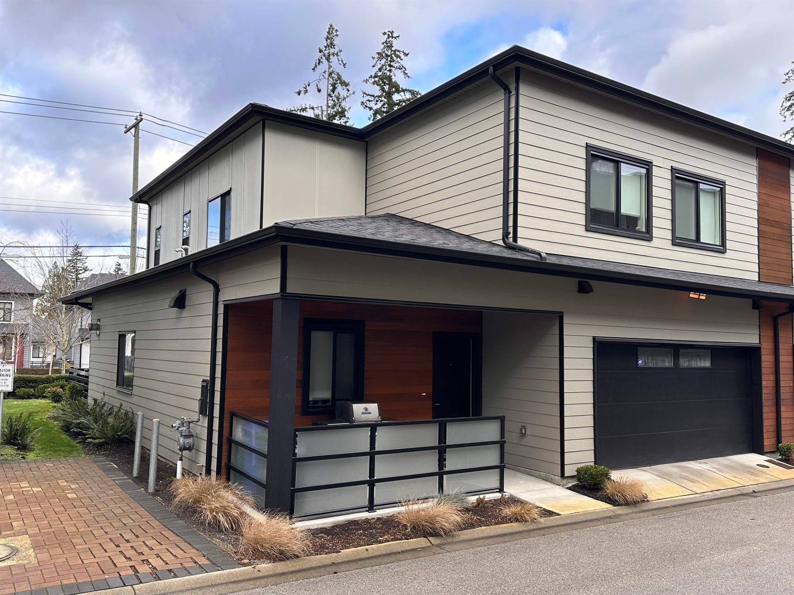 Listing Image 6