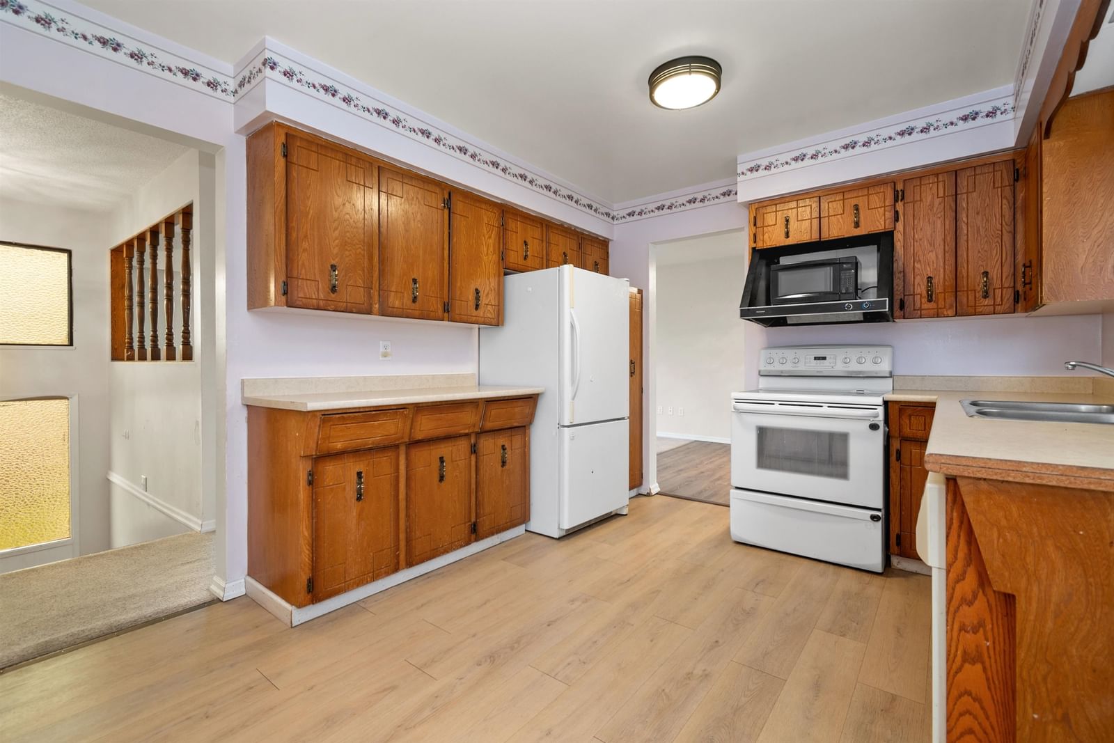 Listing Image 8
