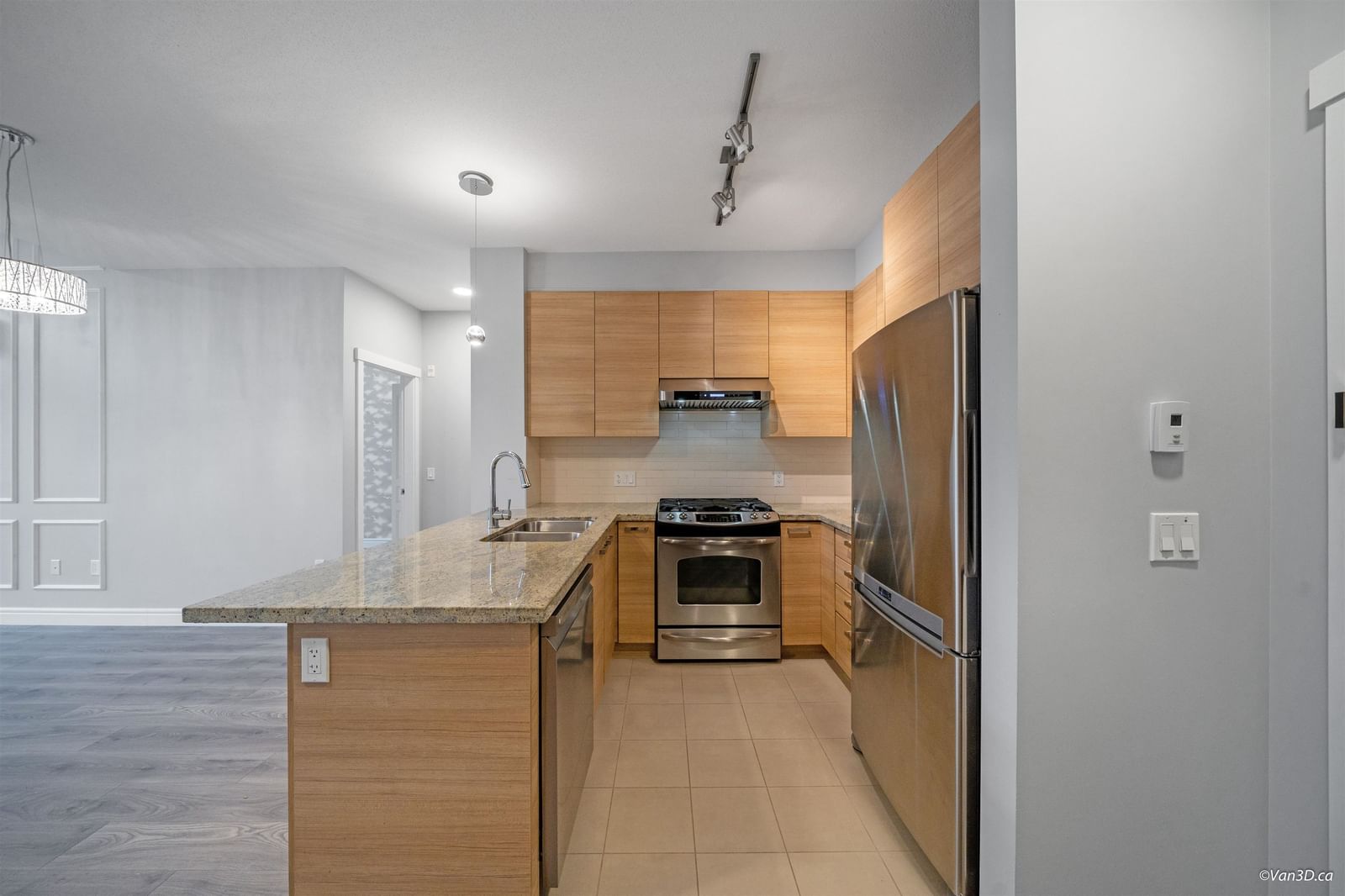 Listing Image 6