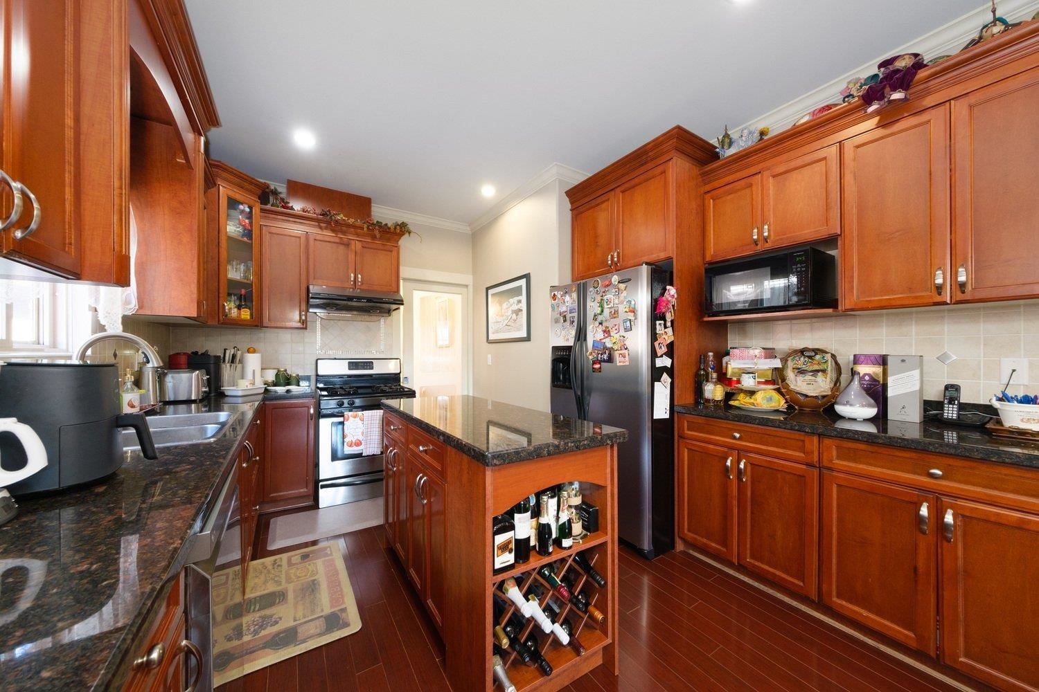 Listing Image 5