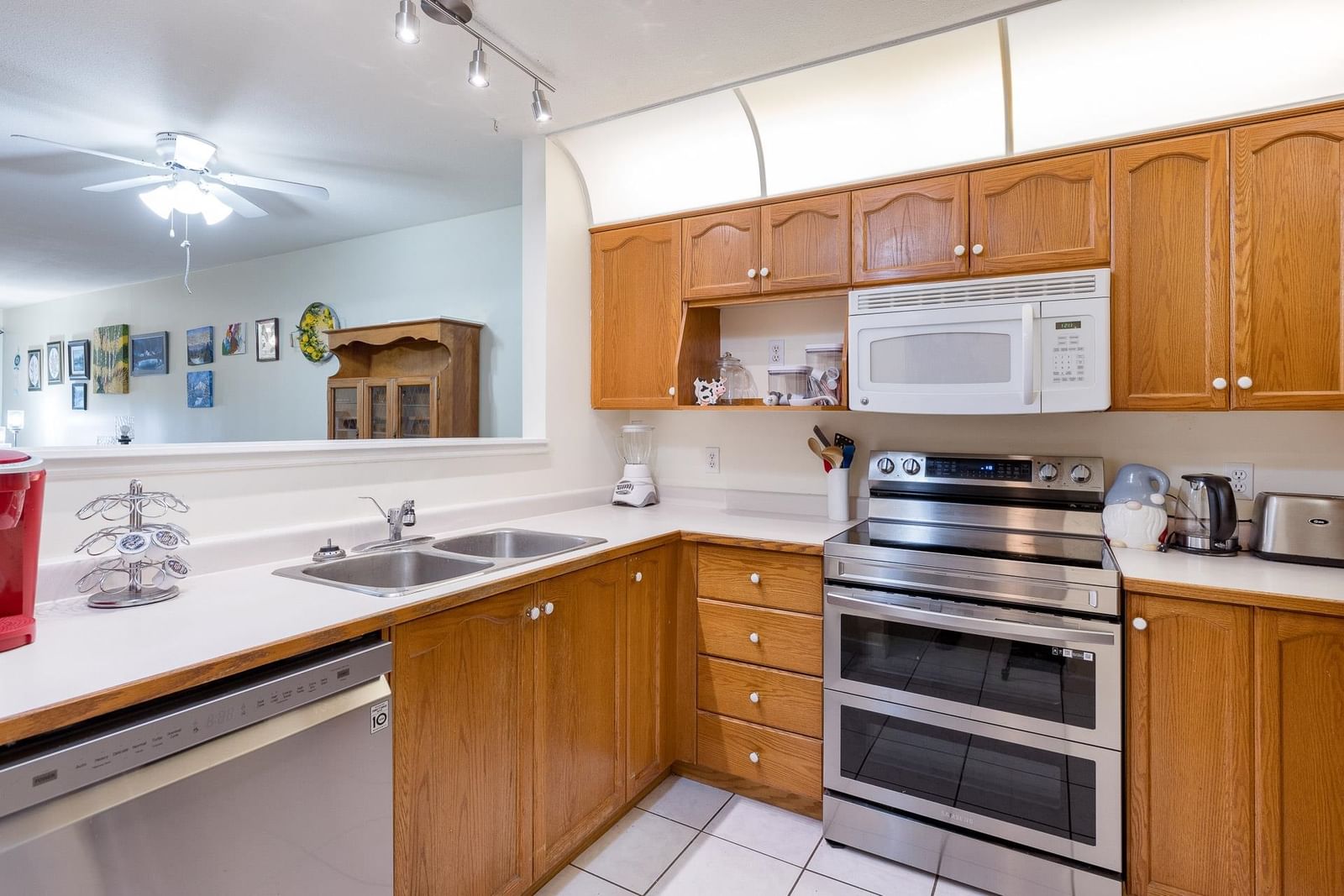 Listing Image 14
