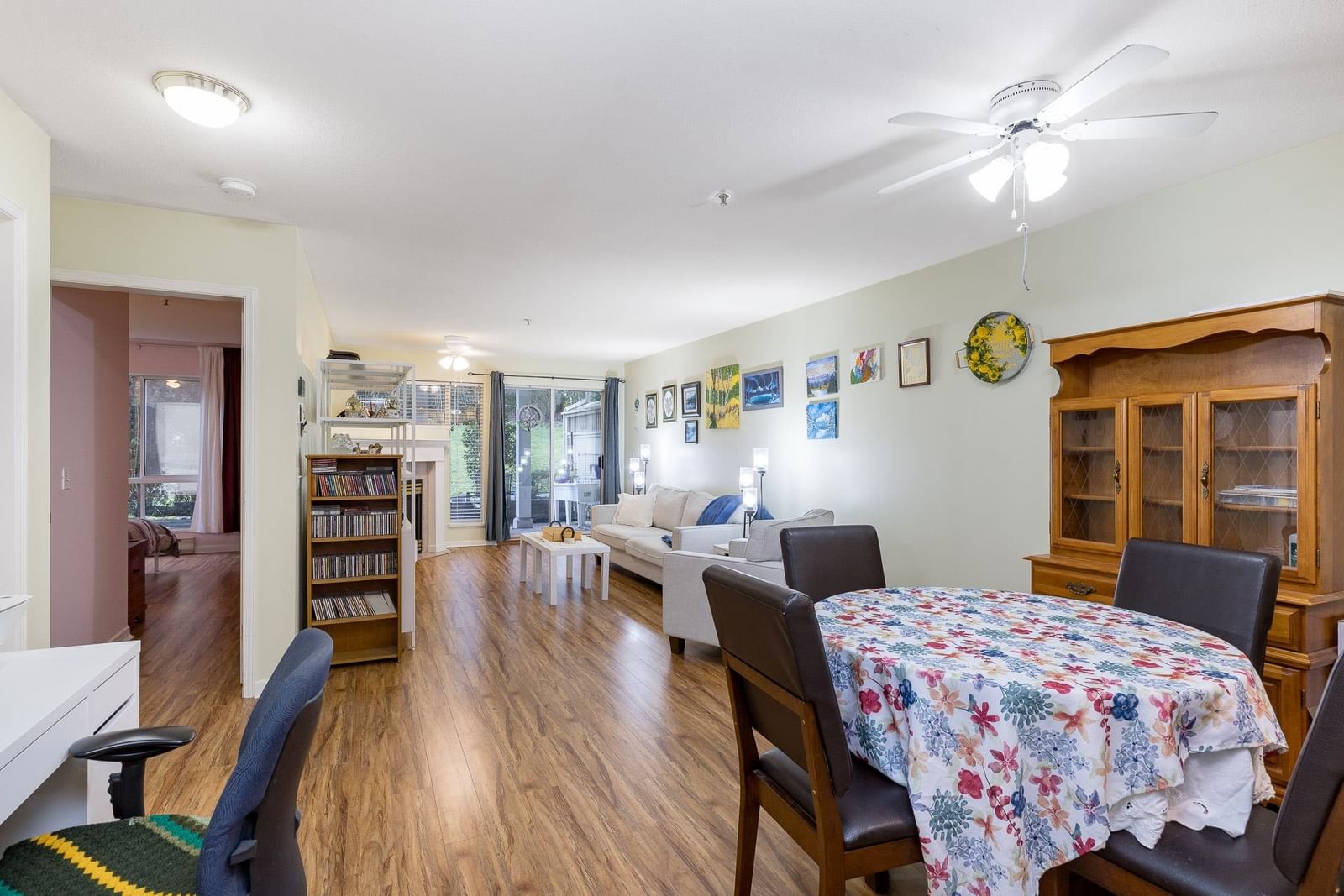 Listing Image 5