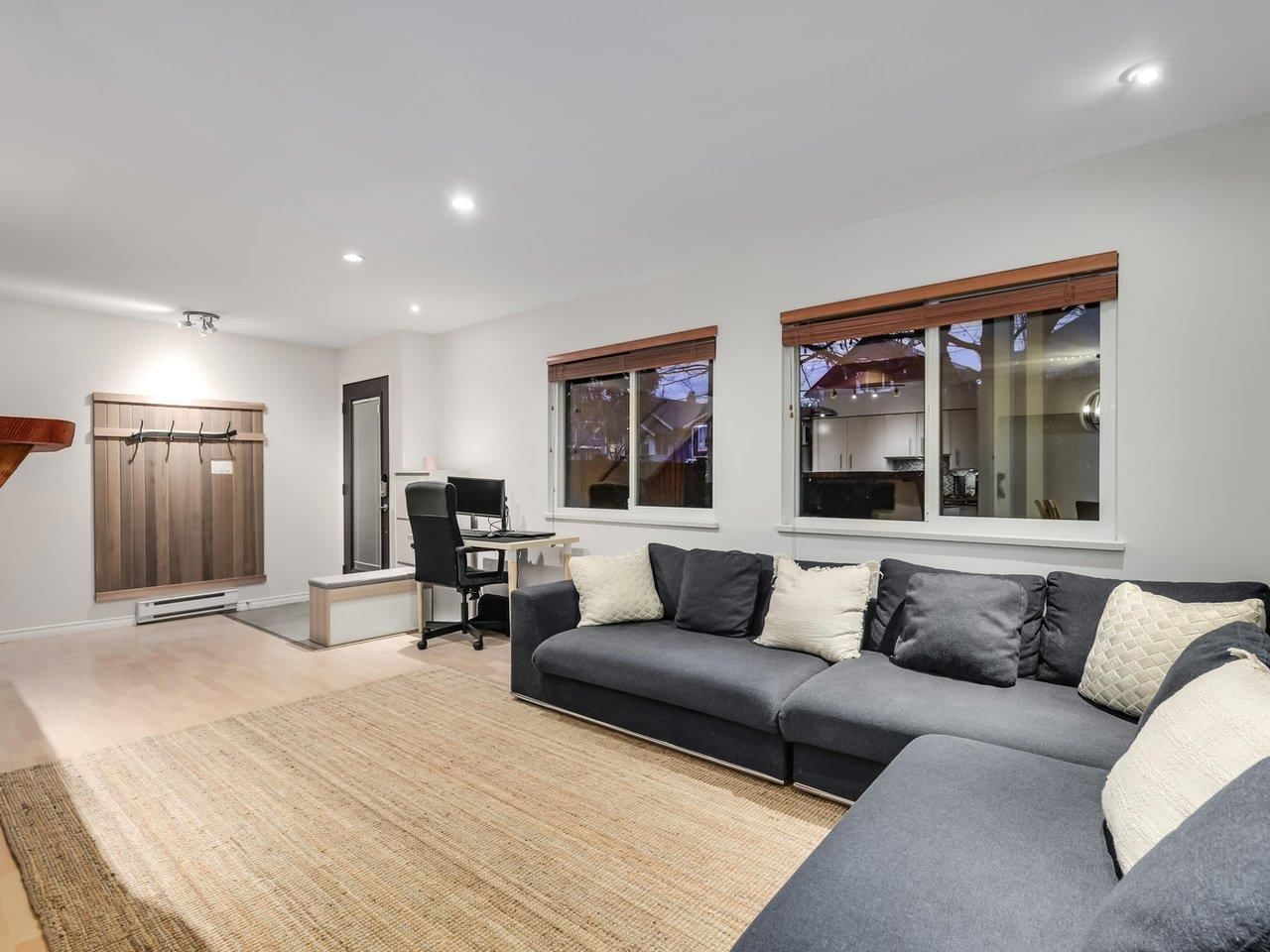 Listing Image 9