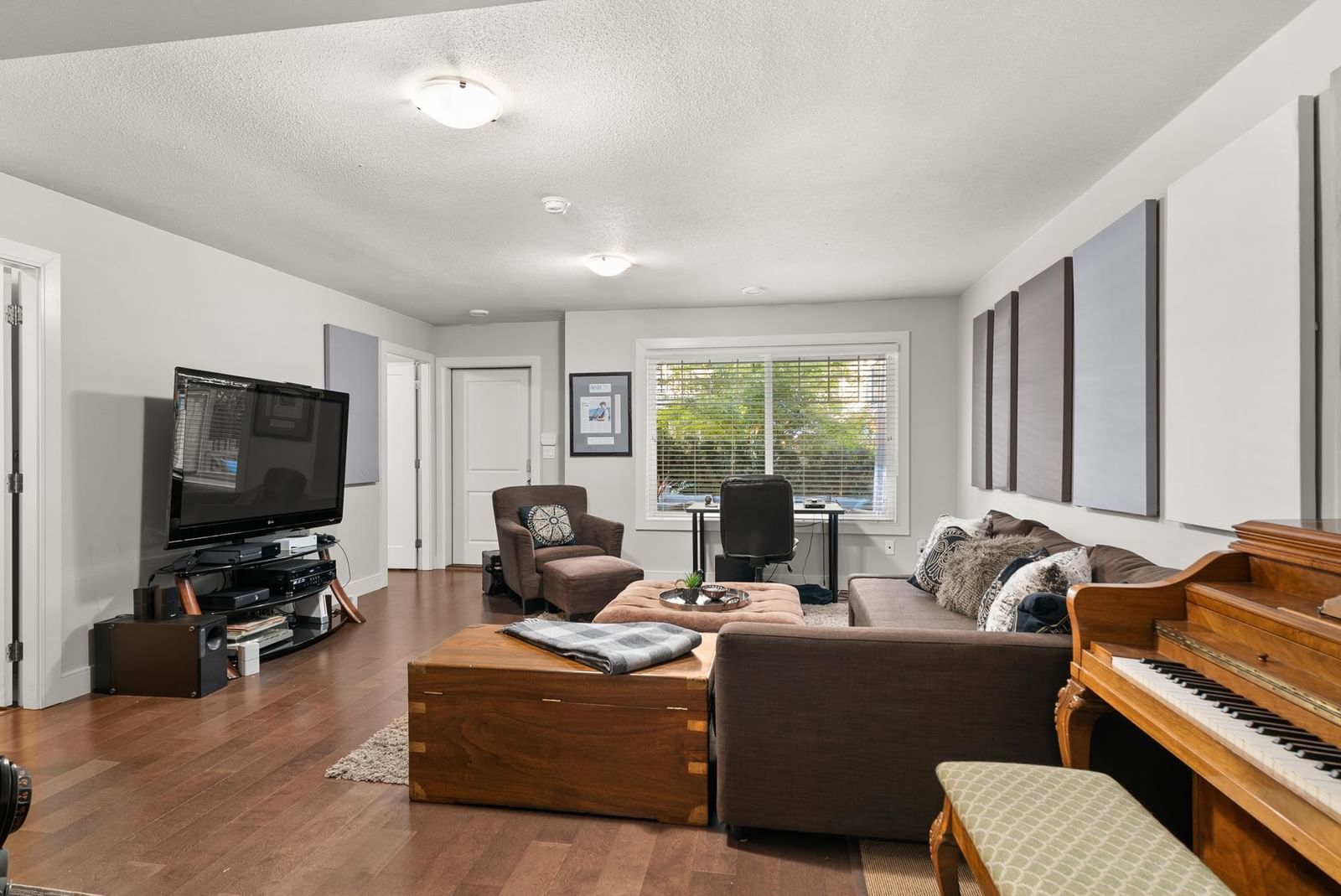 Listing Image 32