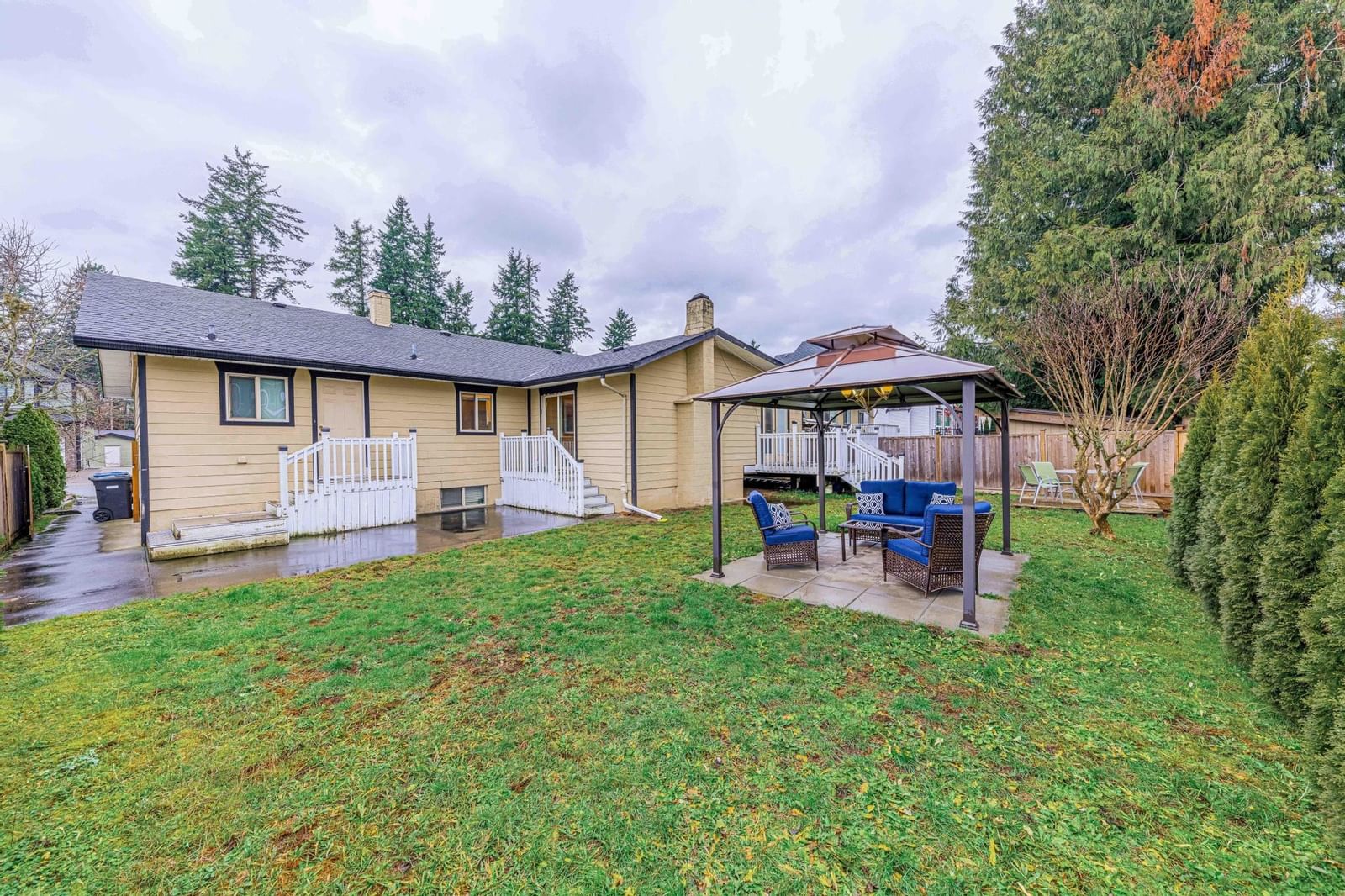 Listing Image 5