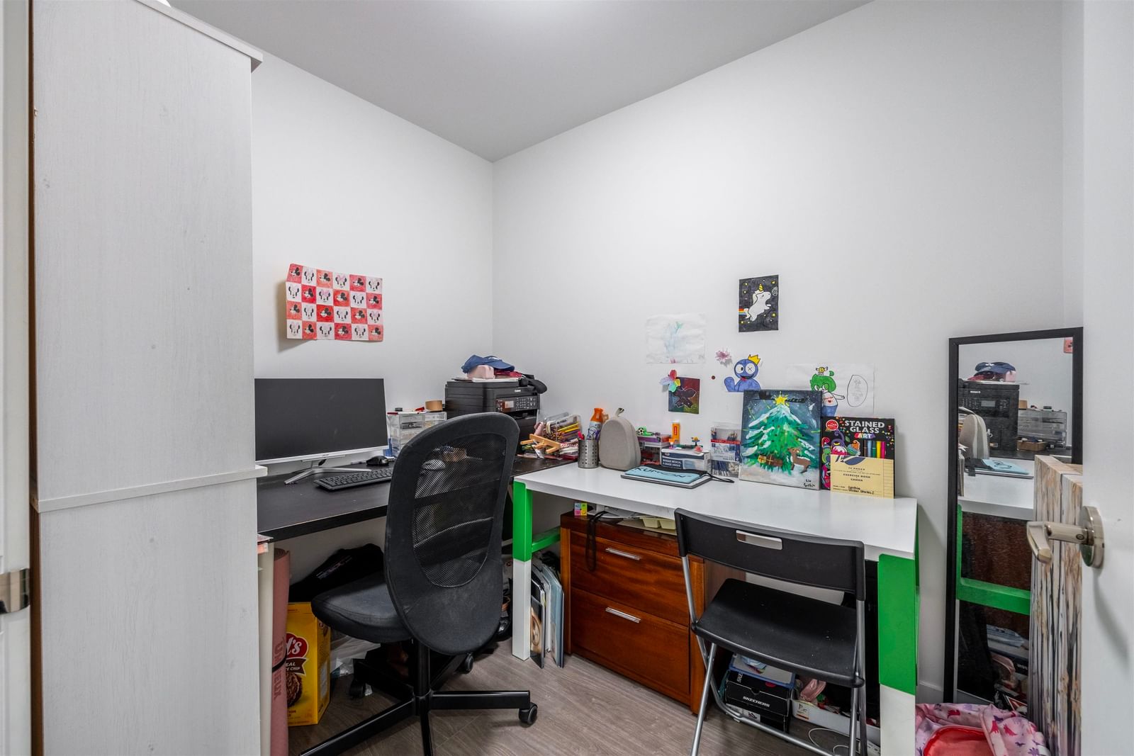 Listing Image 9