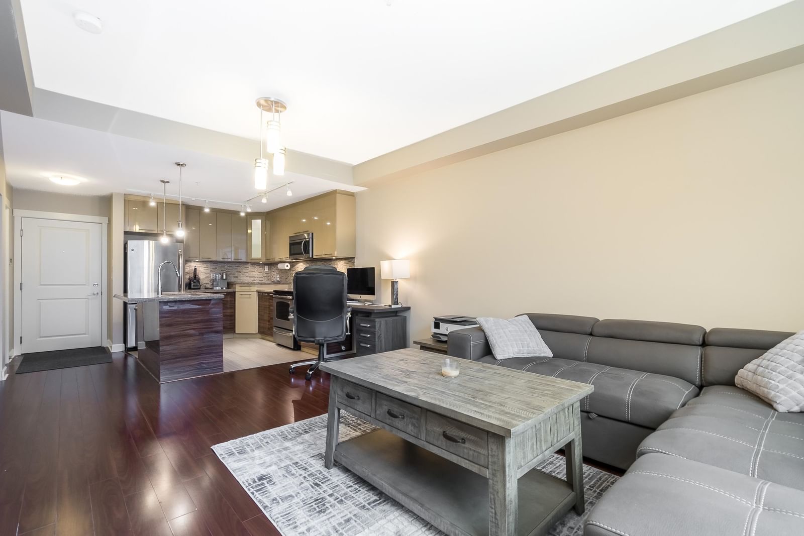 Listing Image 19