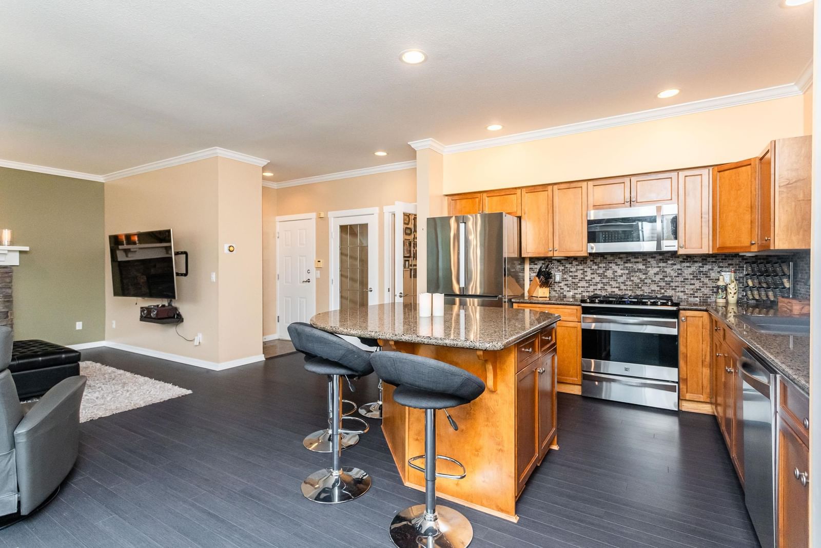 Listing Image 12