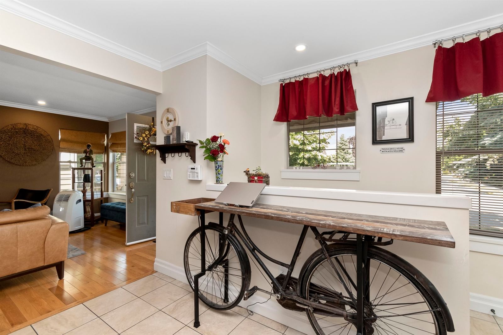 Listing Image 11
