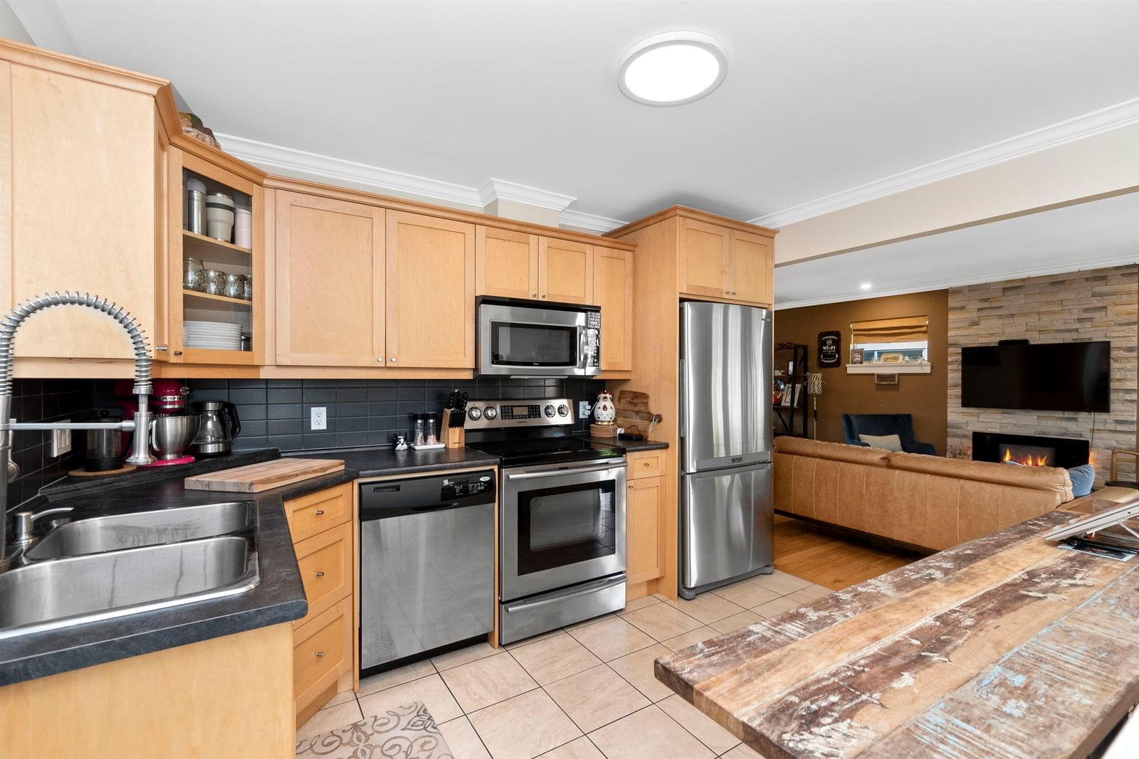 Listing Image 12