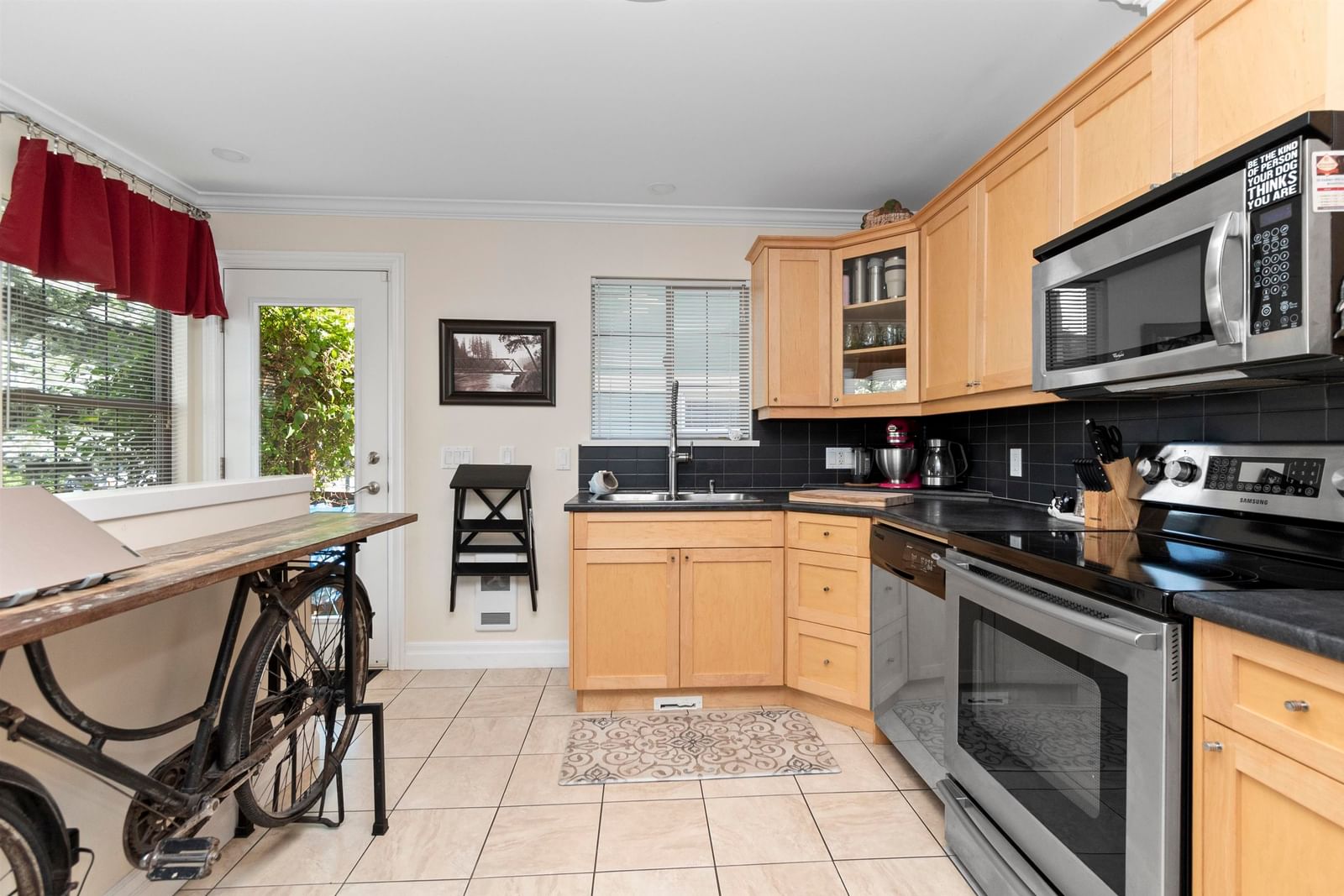 Listing Image 14