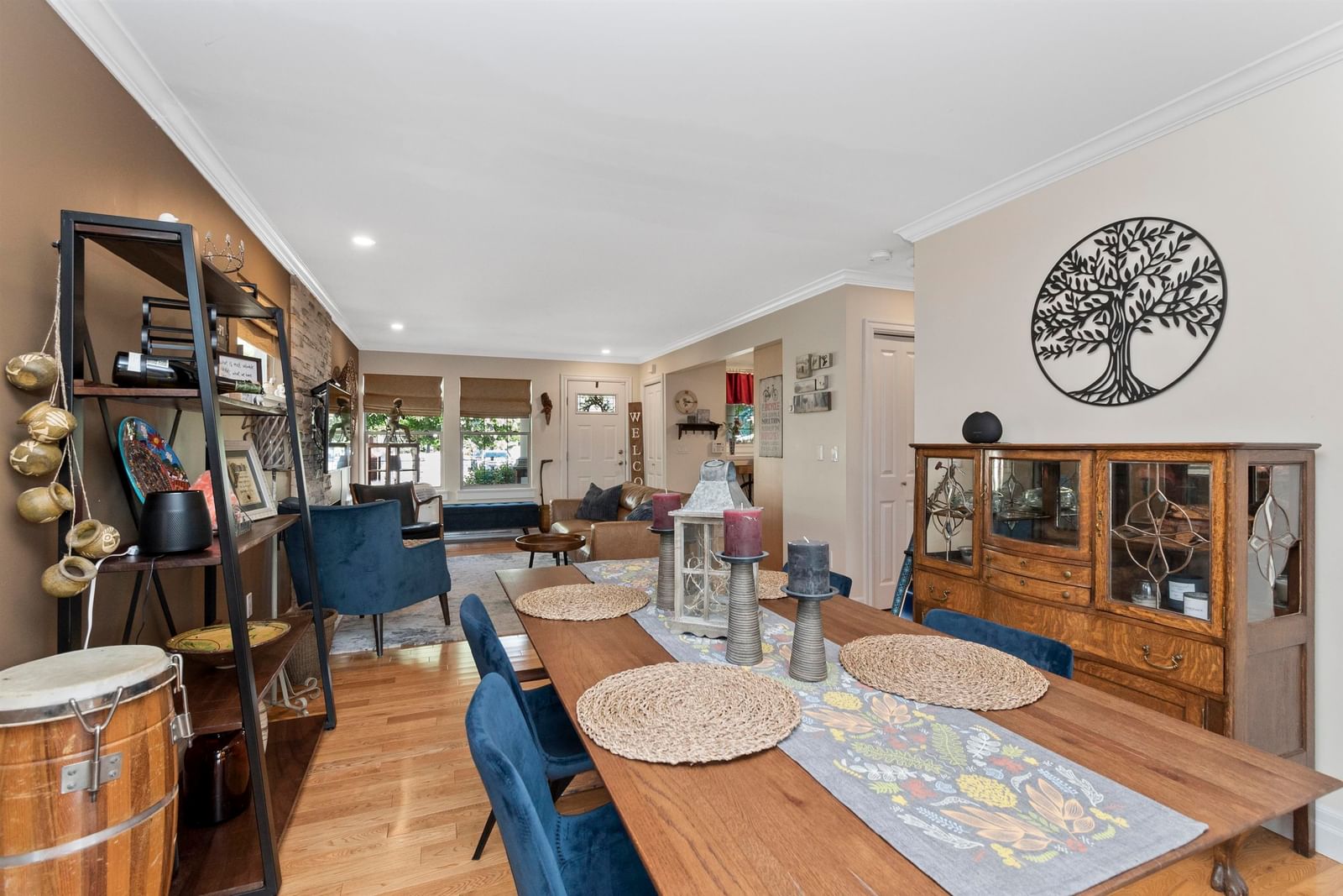 Listing Image 8