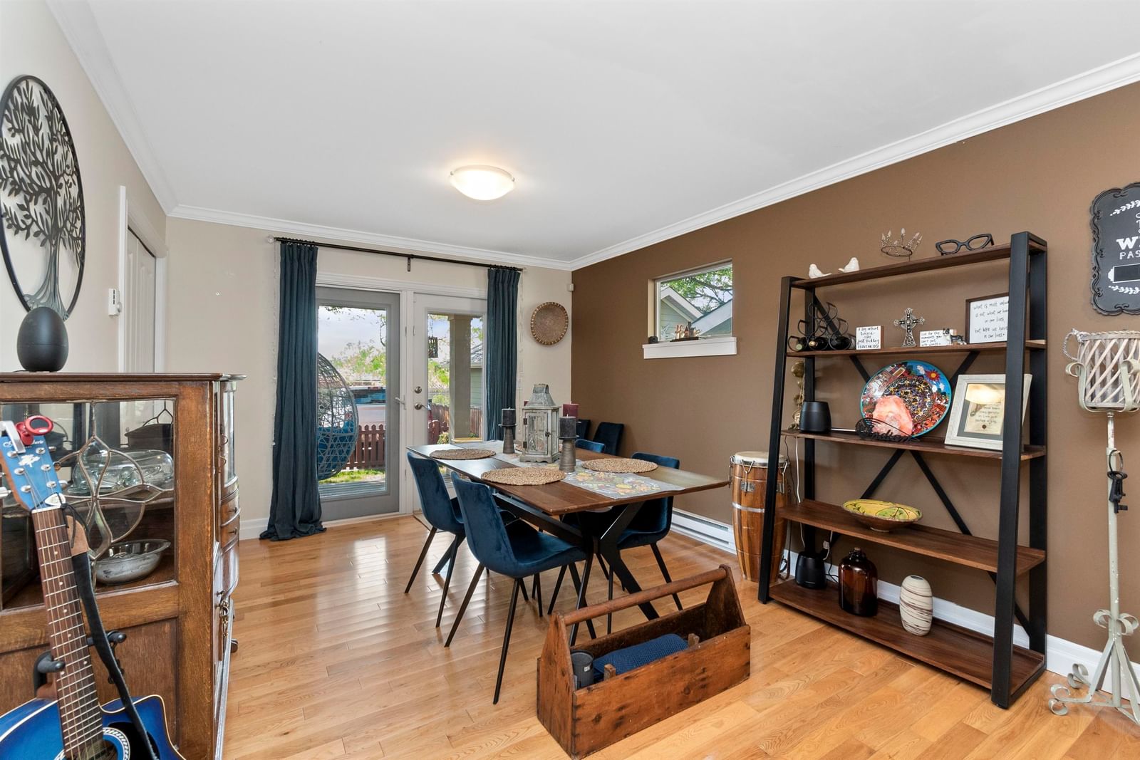 Listing Image 9