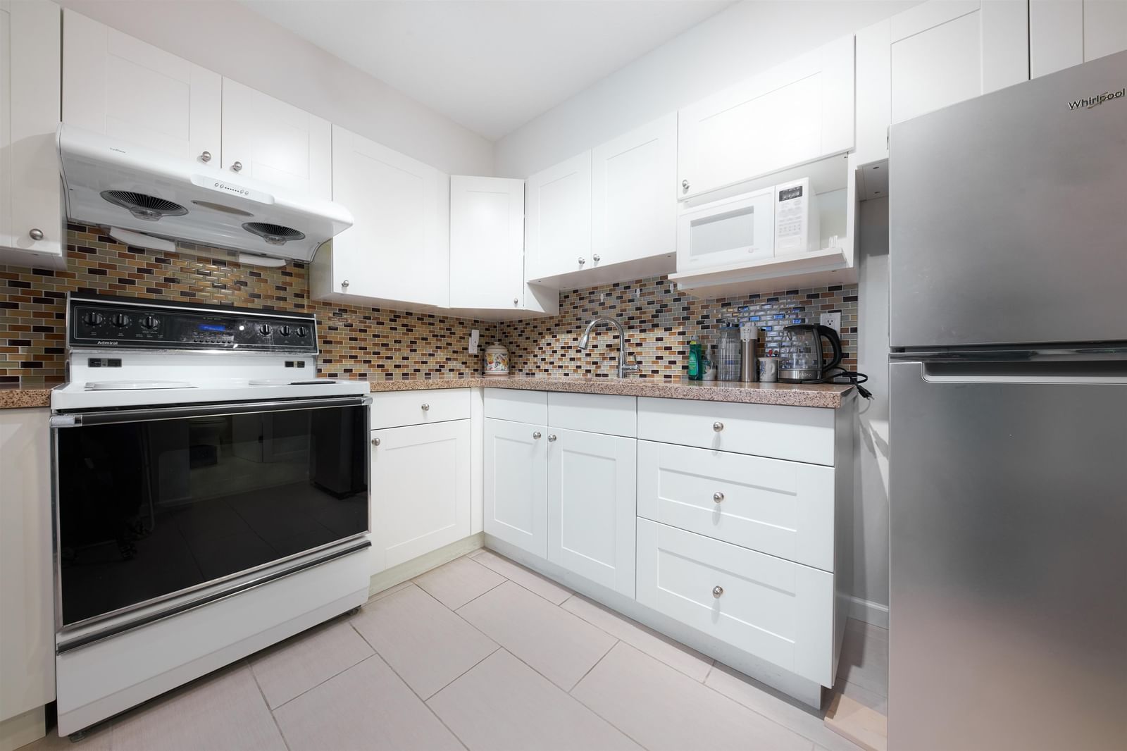 Listing Image 12