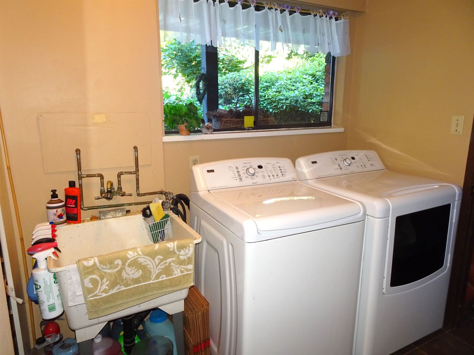 Listing Image 16