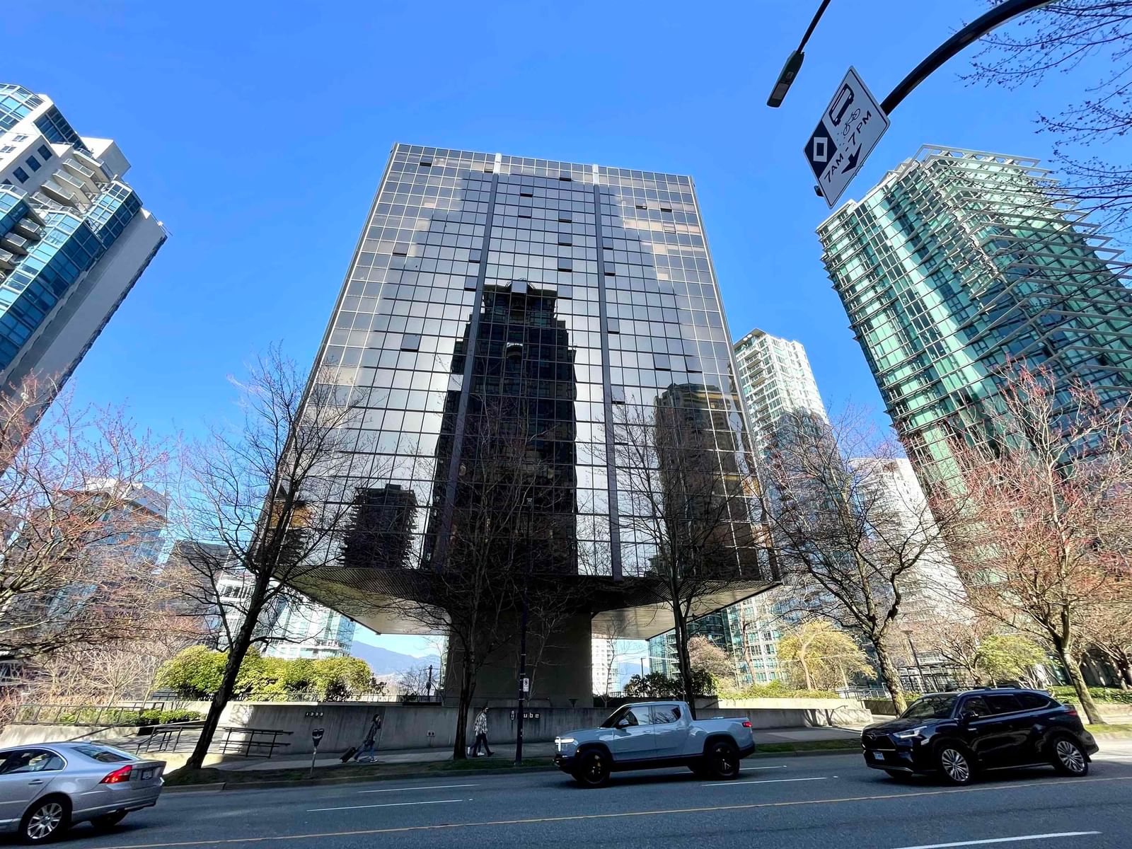 Listing Image 5