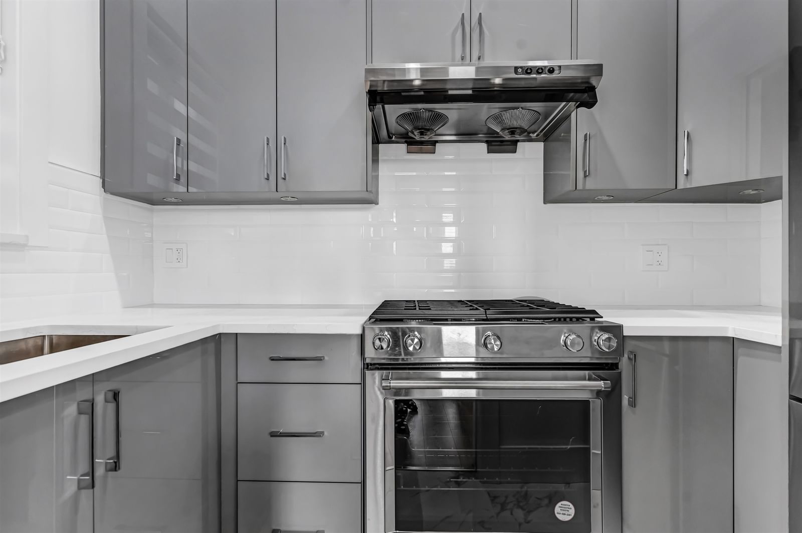 Listing Image 17