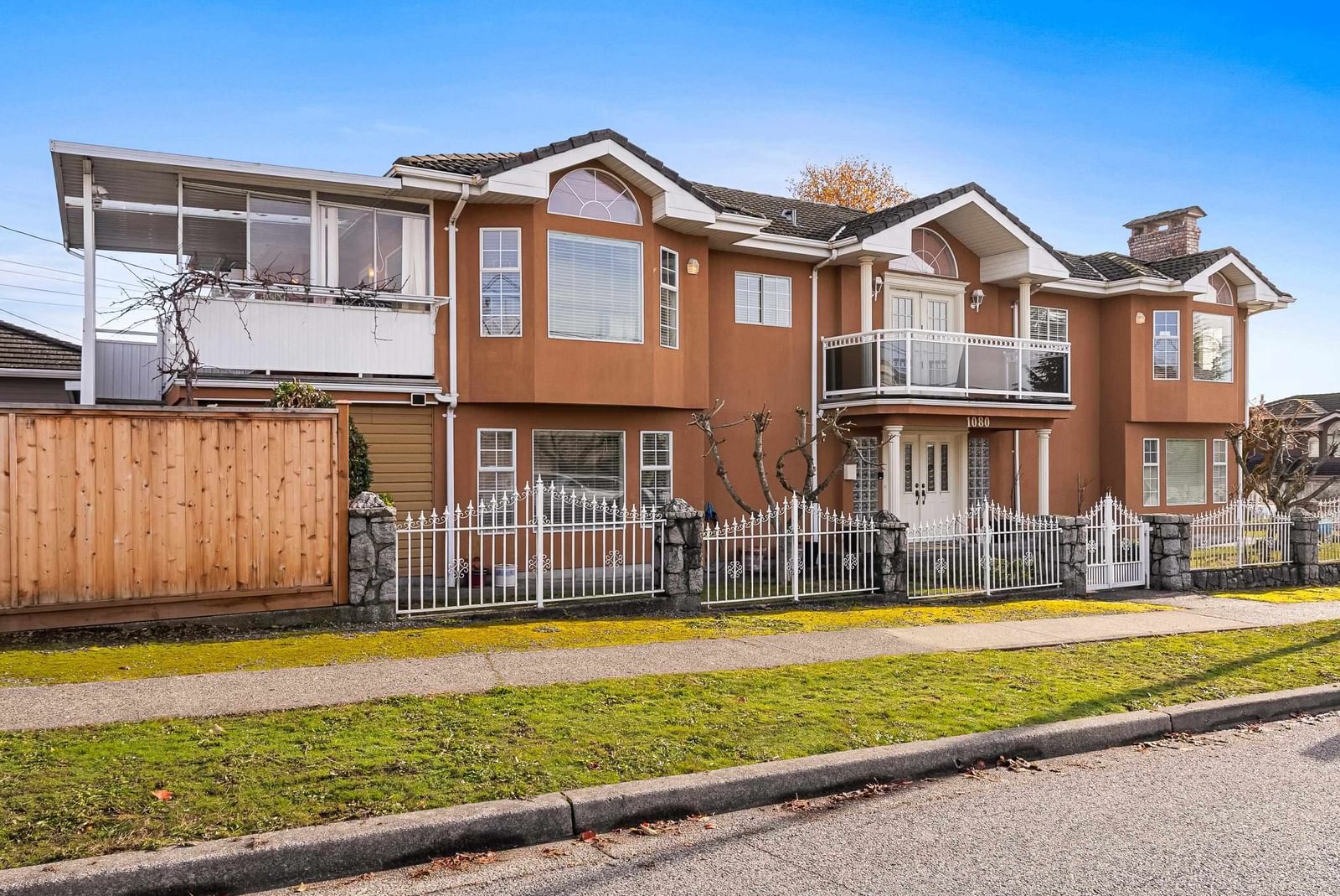 Listing Image 1