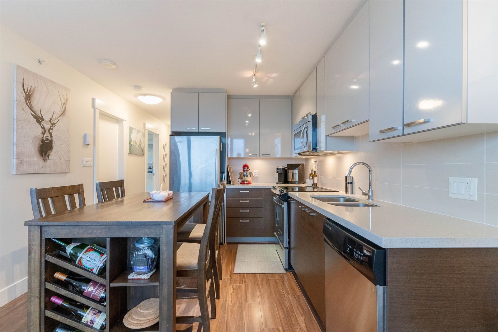 Listing Image 15