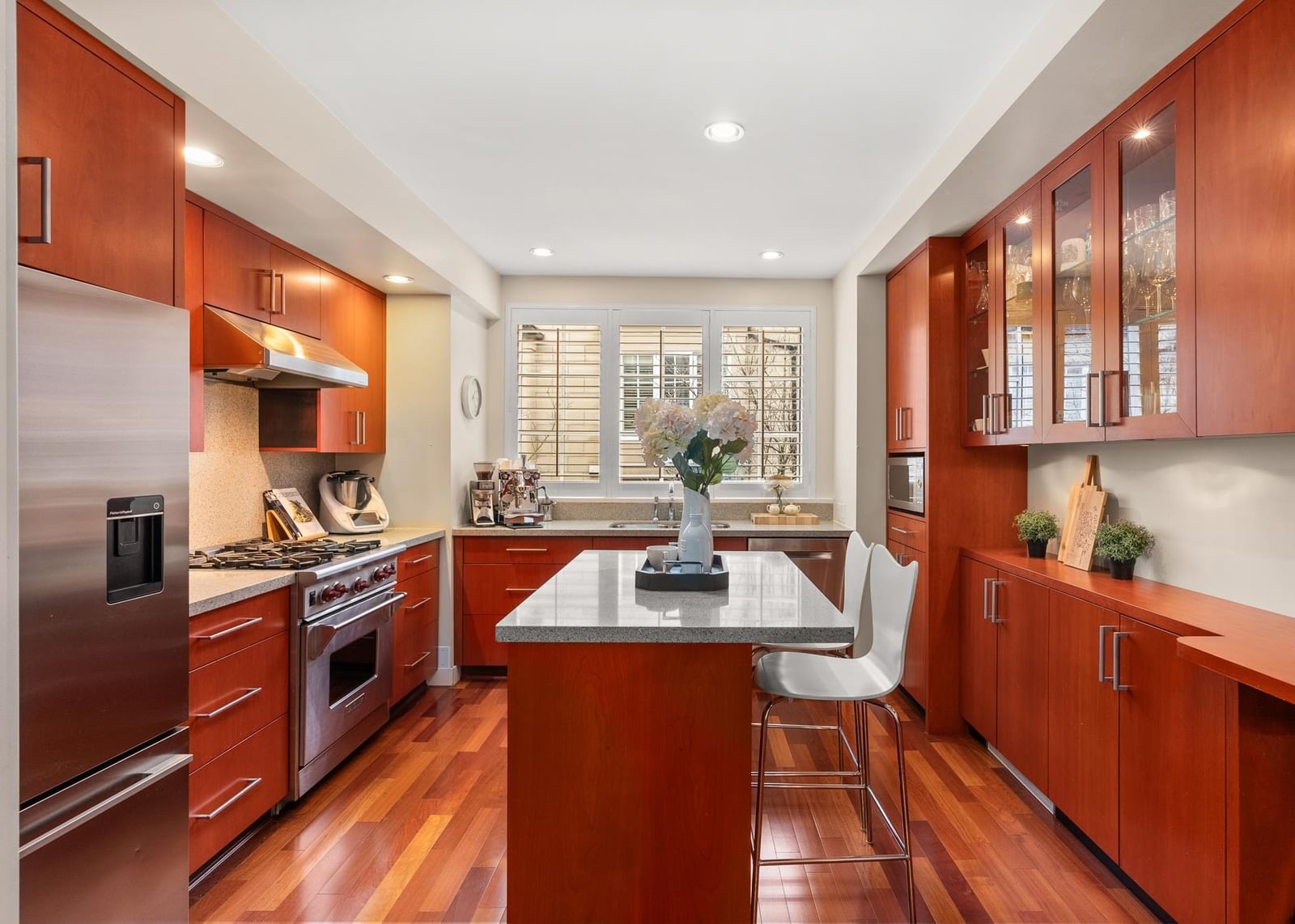 Listing Image 10