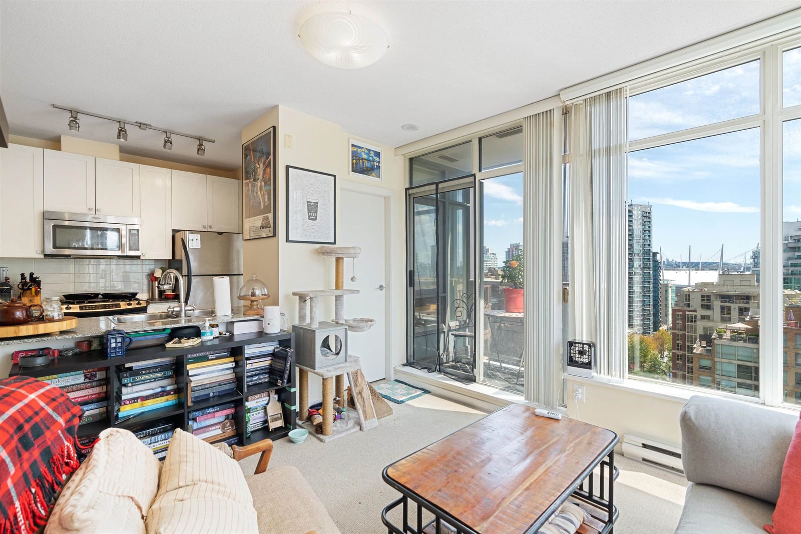 Listing Image 10