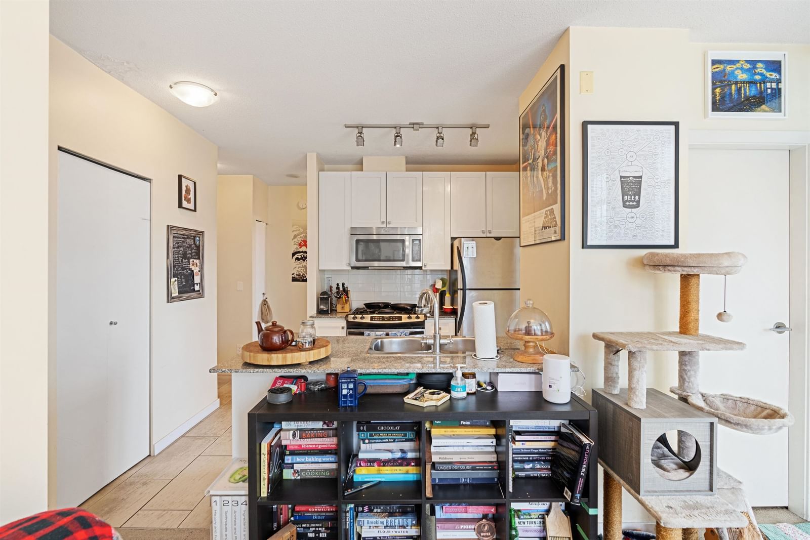 Listing Image 16