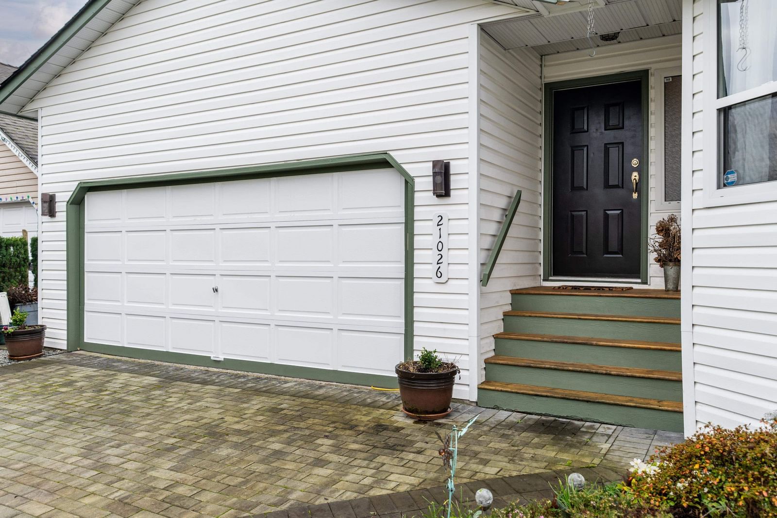 Listing Image 5