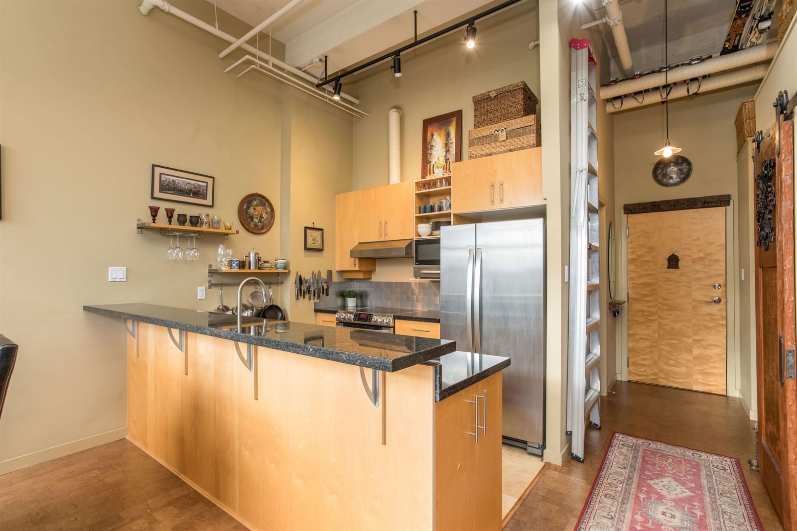 Listing Image 11