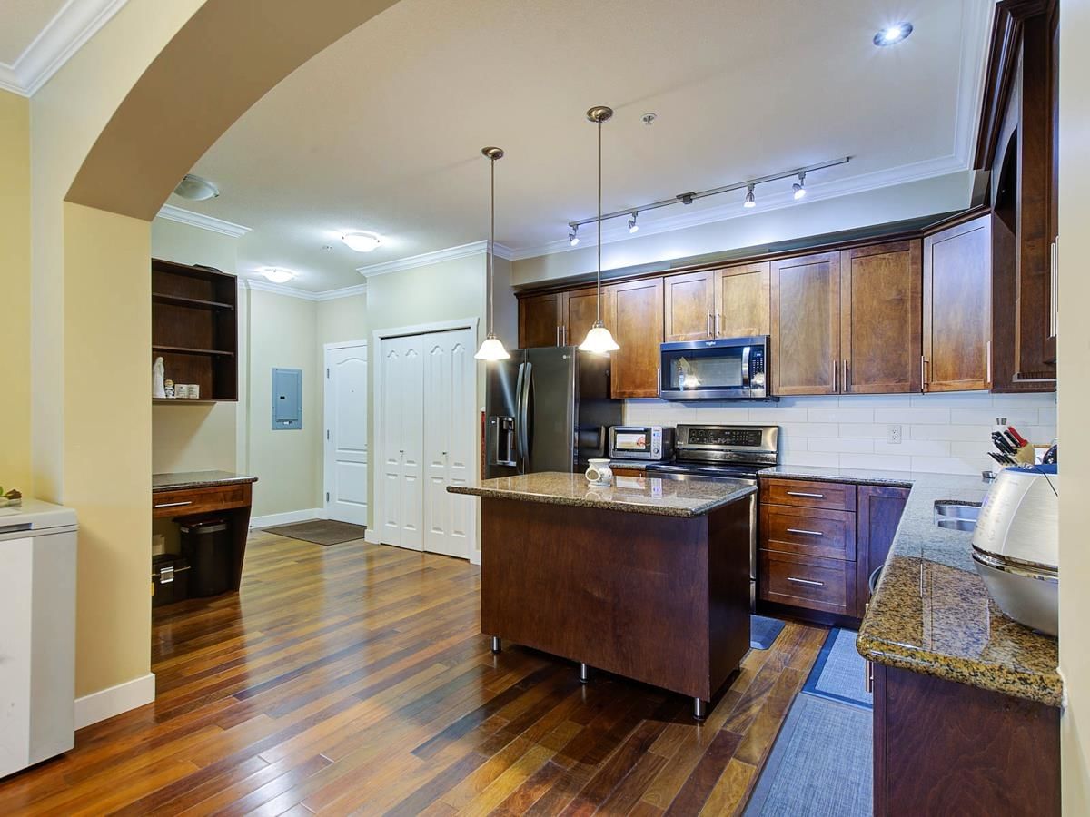Listing Image 11