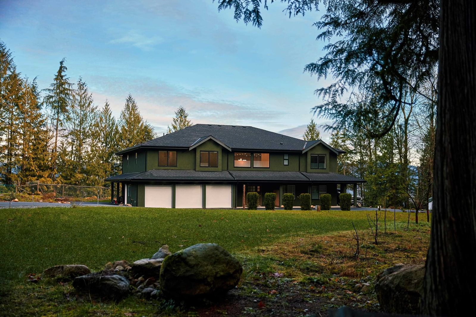 Listing Image 4