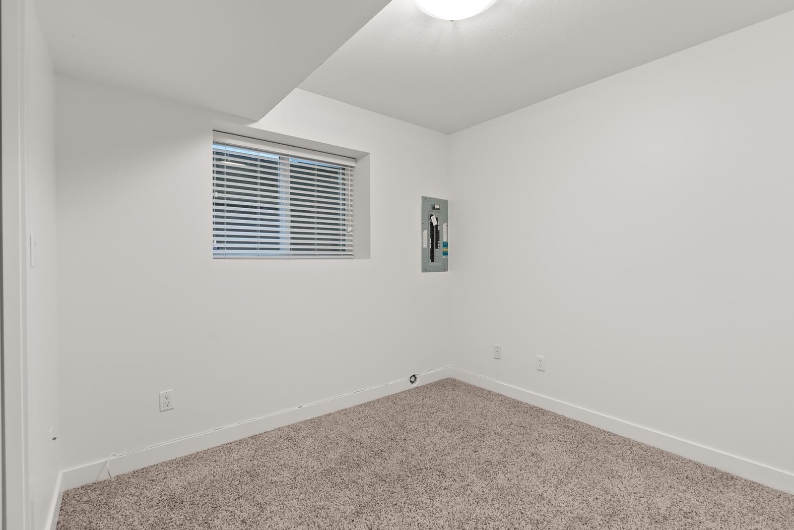 Listing Image 33