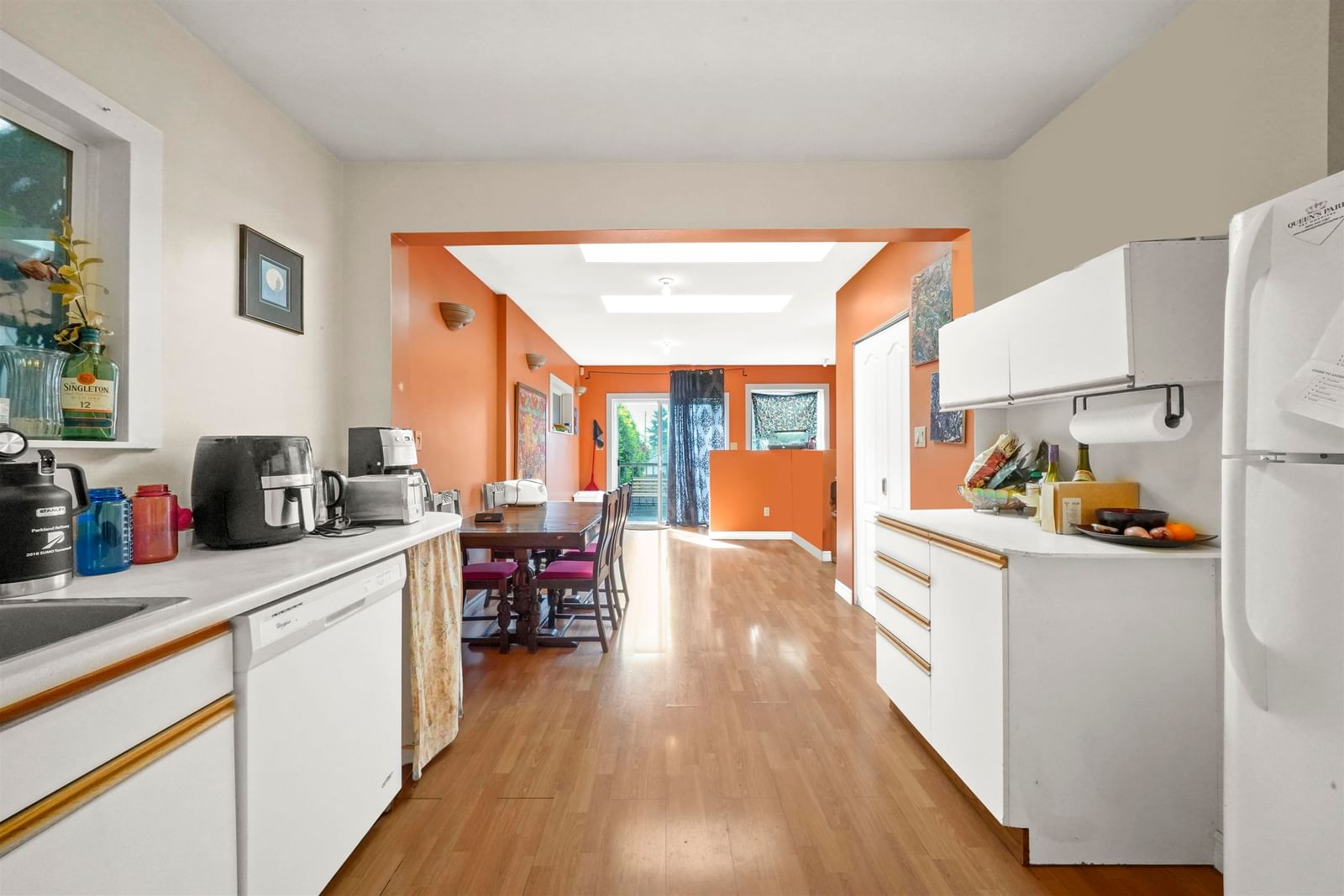 Listing Image 11