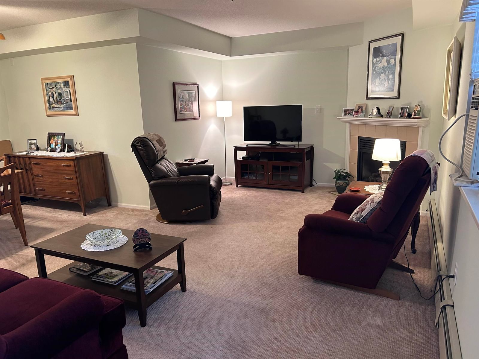 Listing Image 8