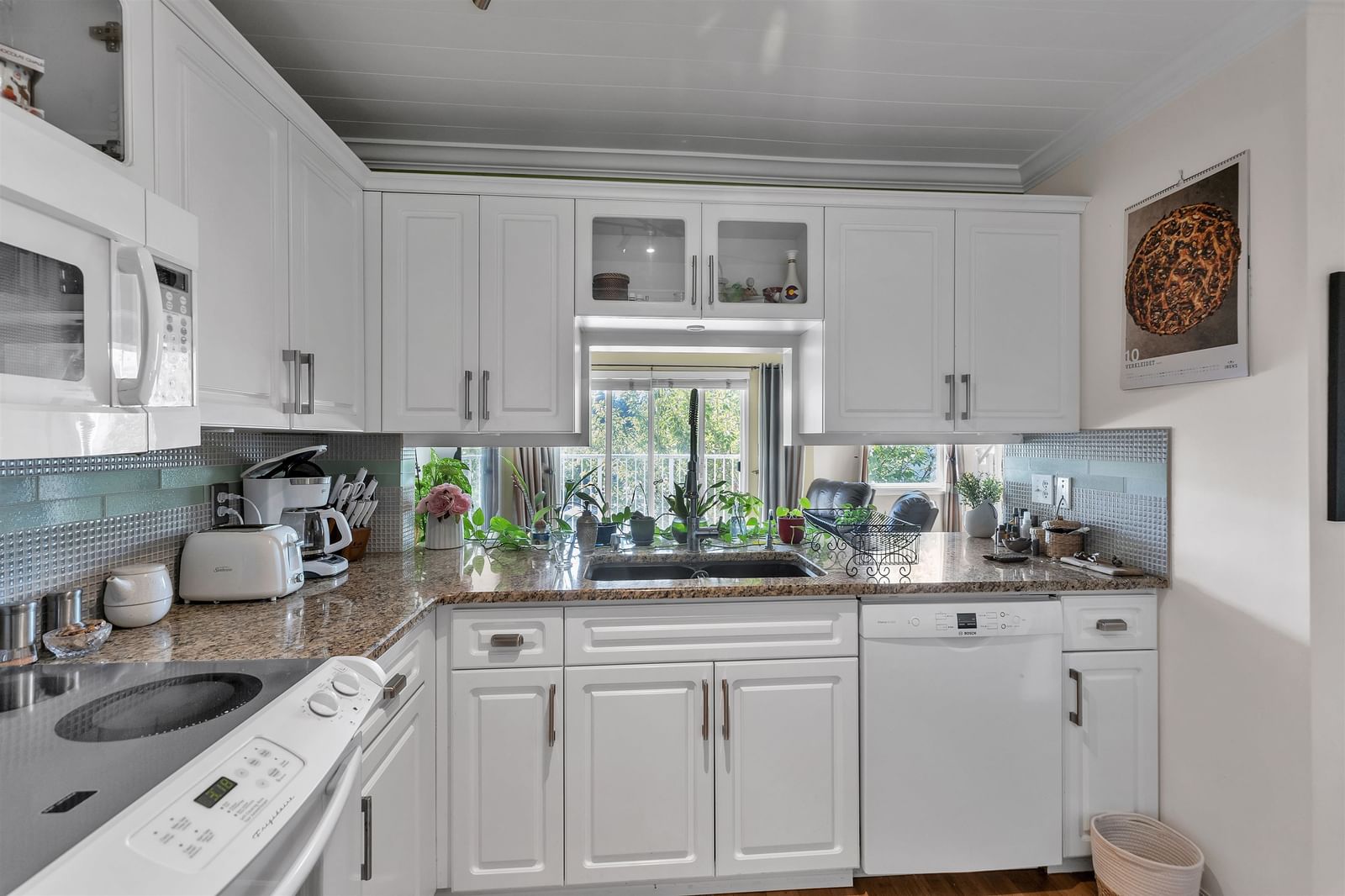 Listing Image 12