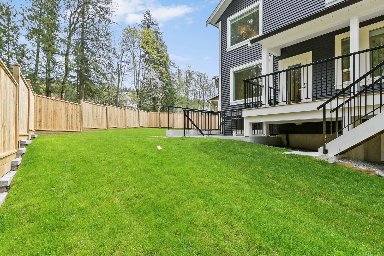 Listing Image 11