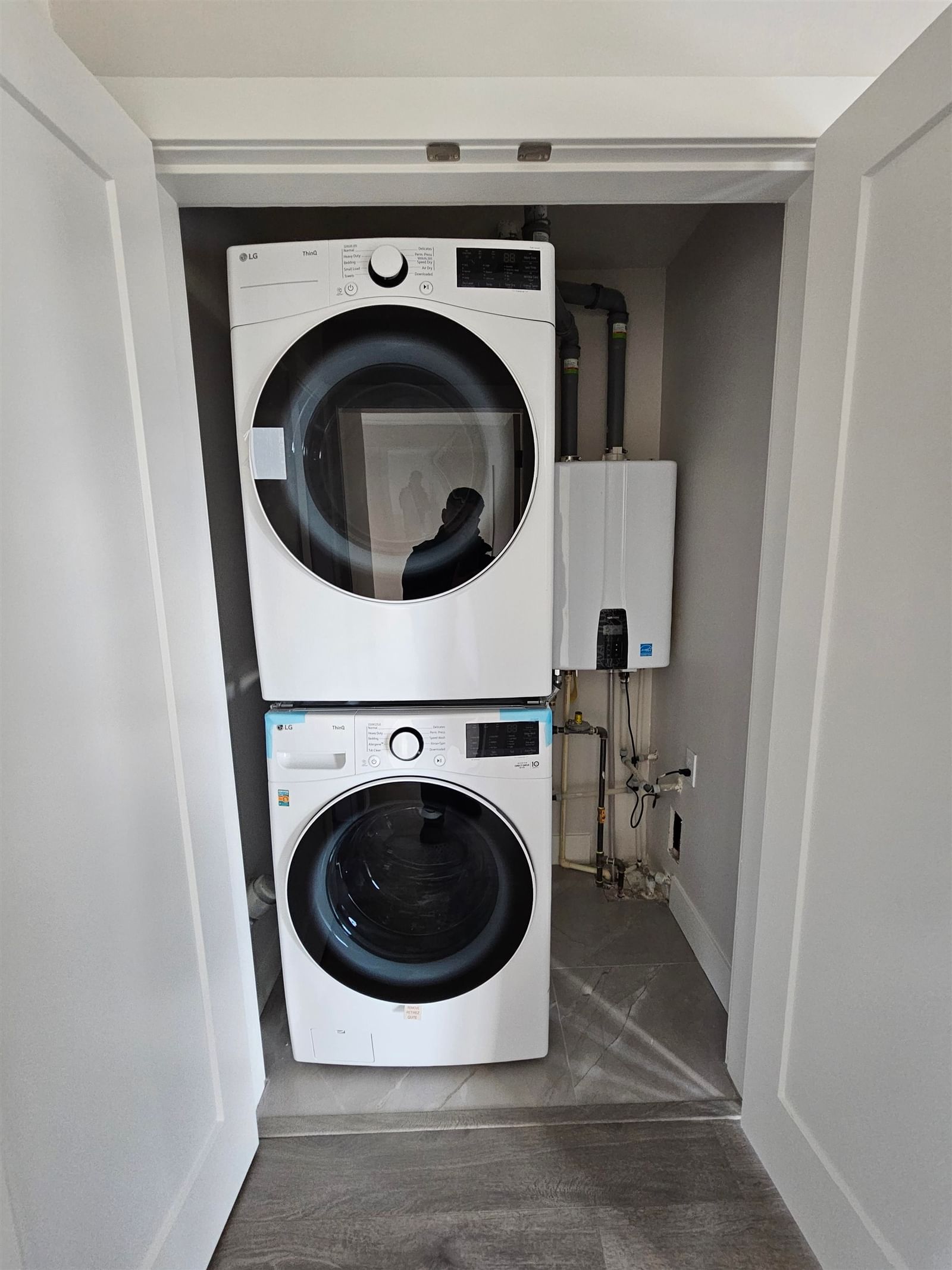 Listing Image 5