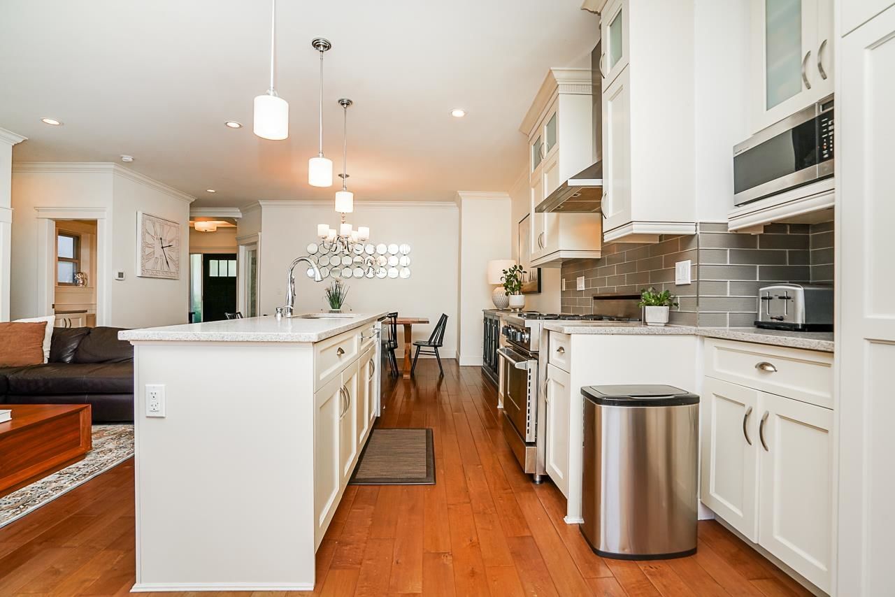 Listing Image 12