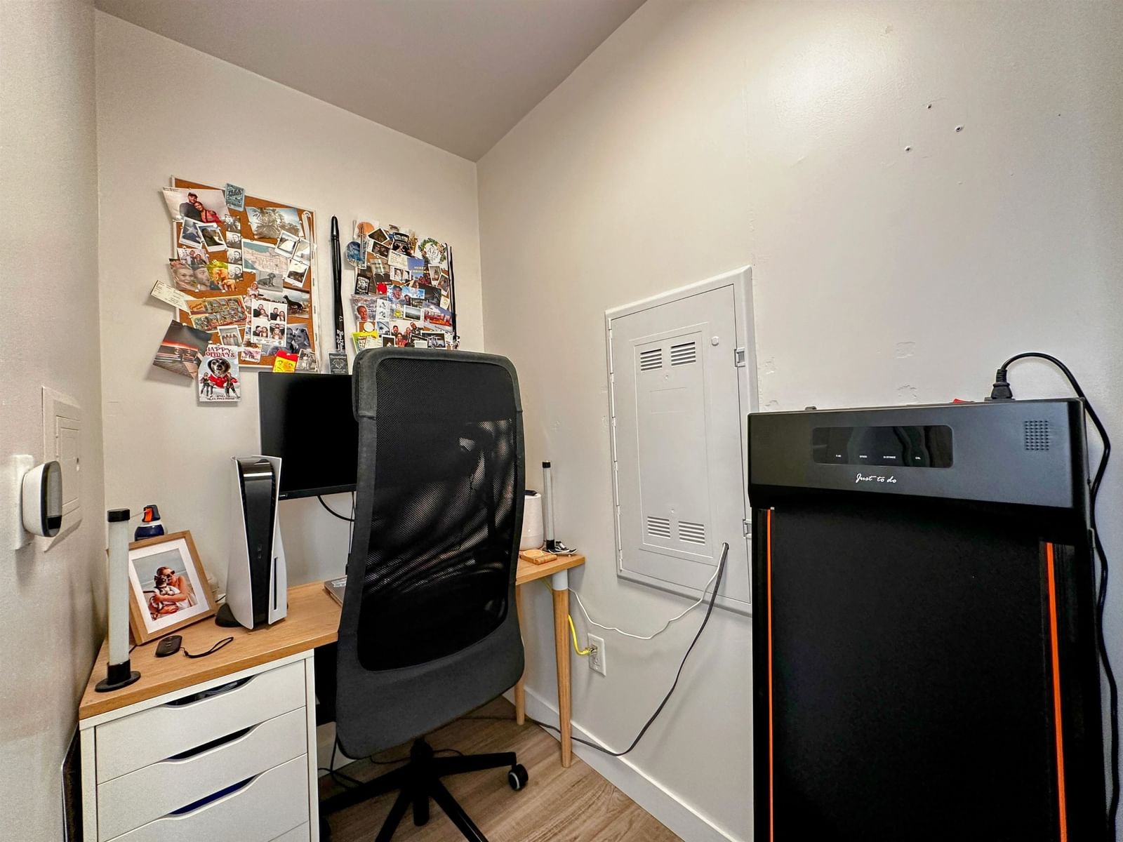 Listing Image 6