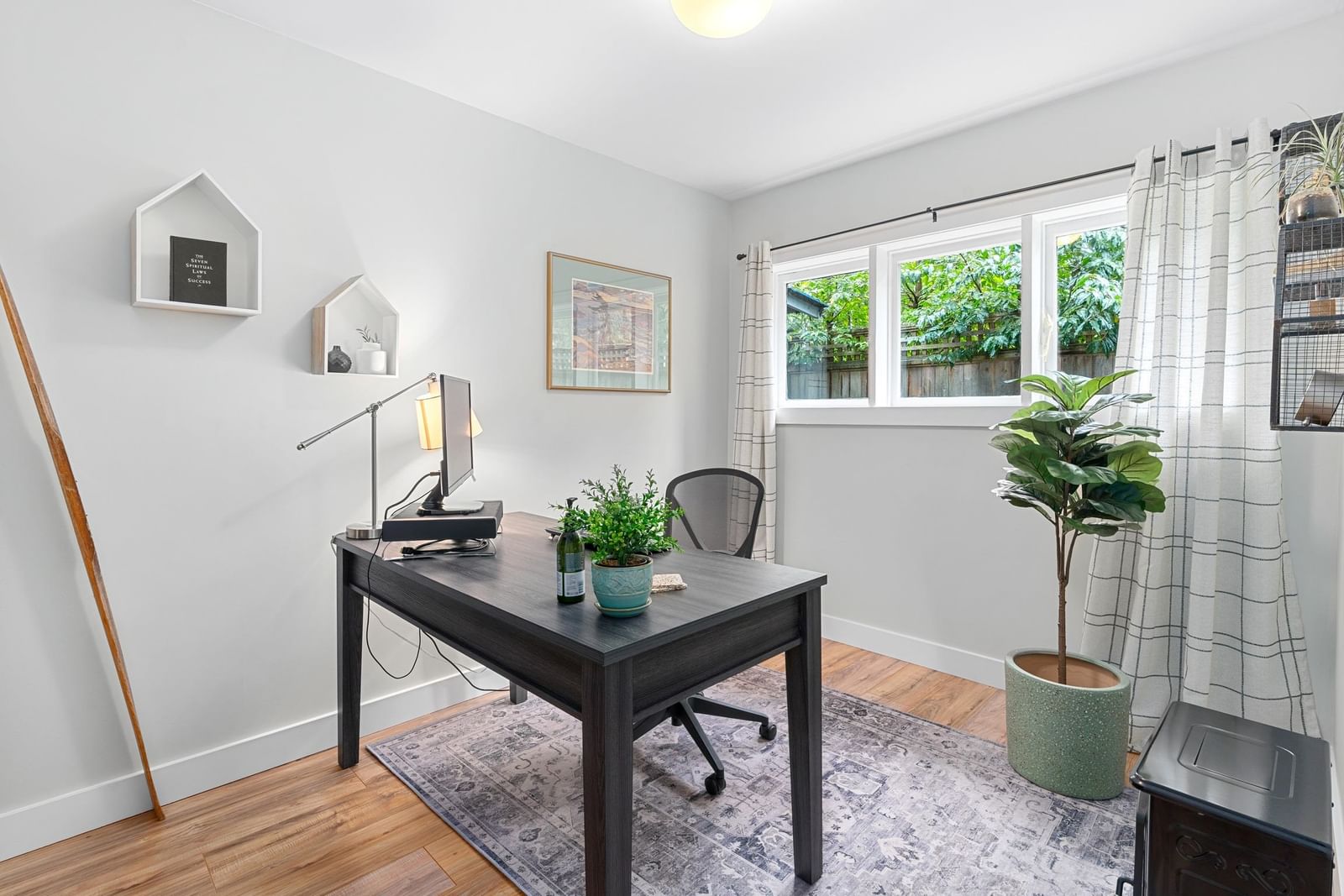 Listing Image 9